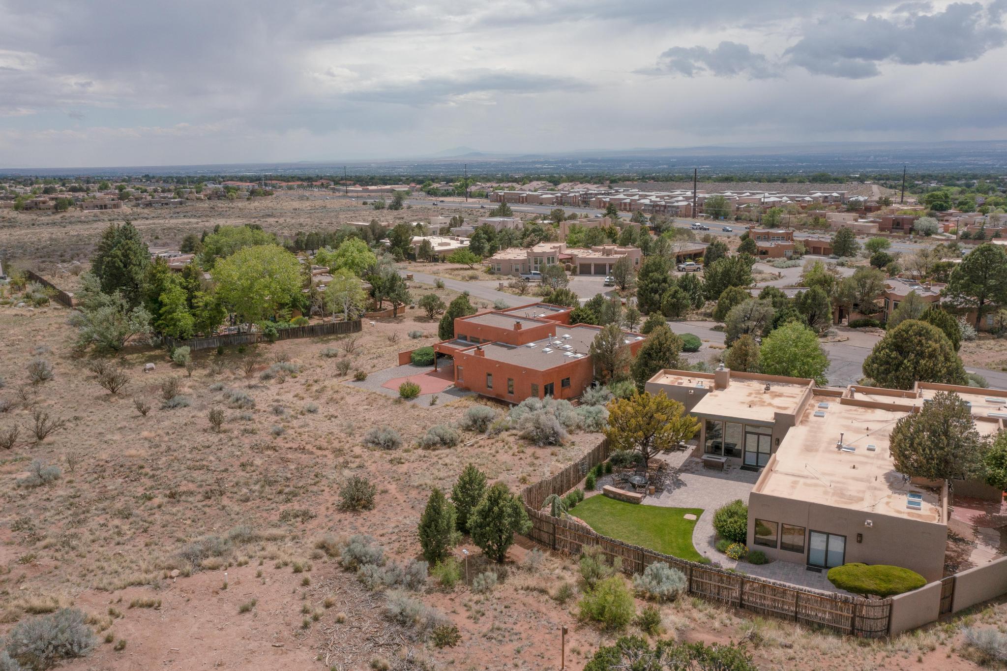 1704 QUAIL RUN Court NE