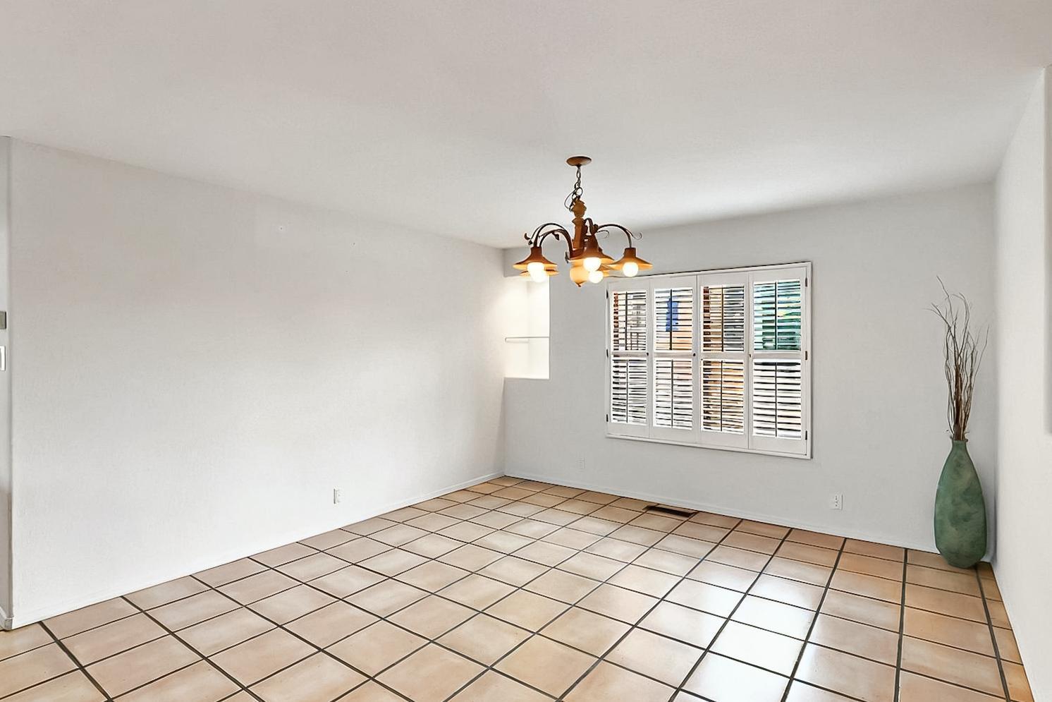 1704 QUAIL RUN Court NE