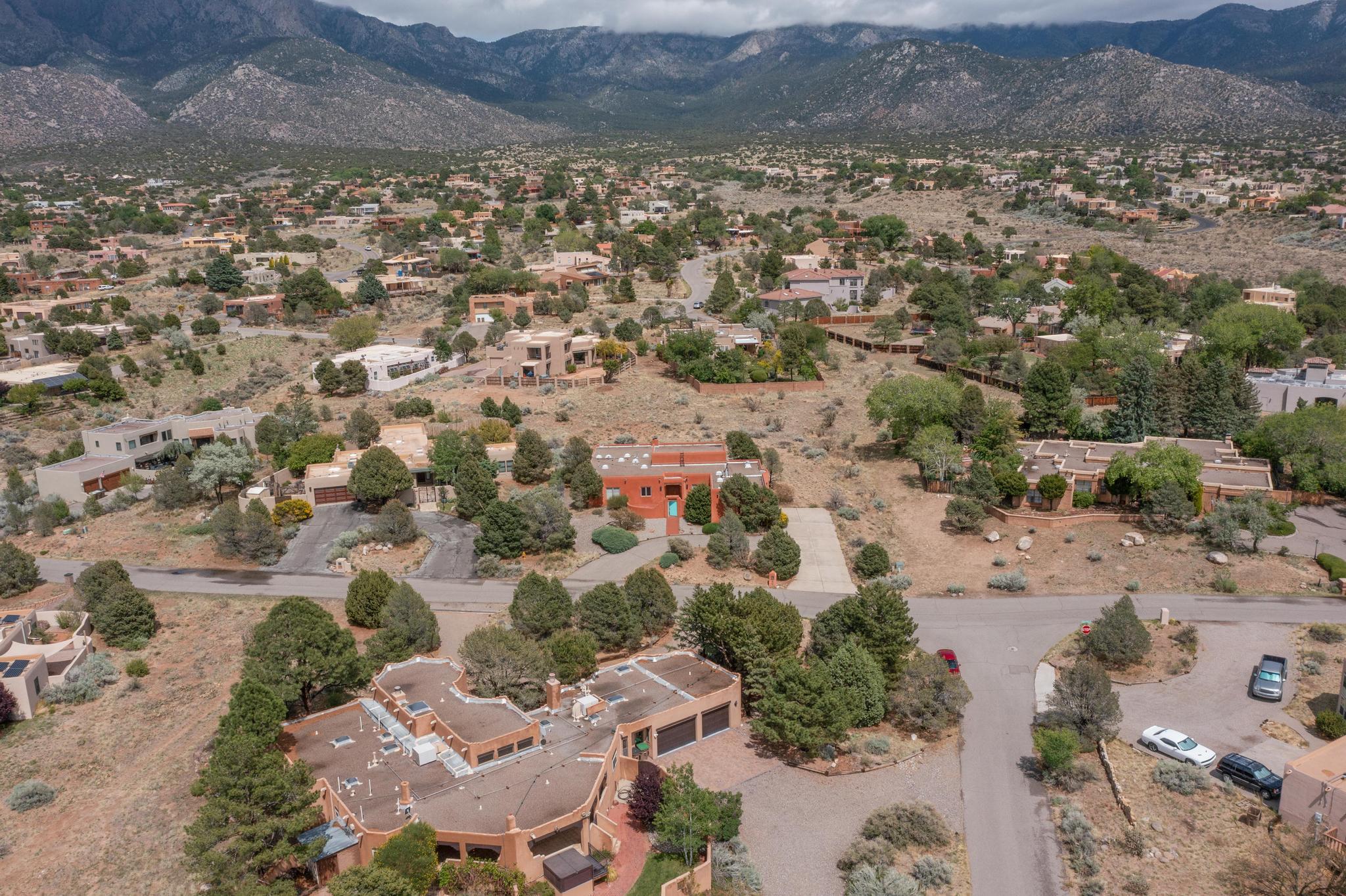 1704 QUAIL RUN Court NE