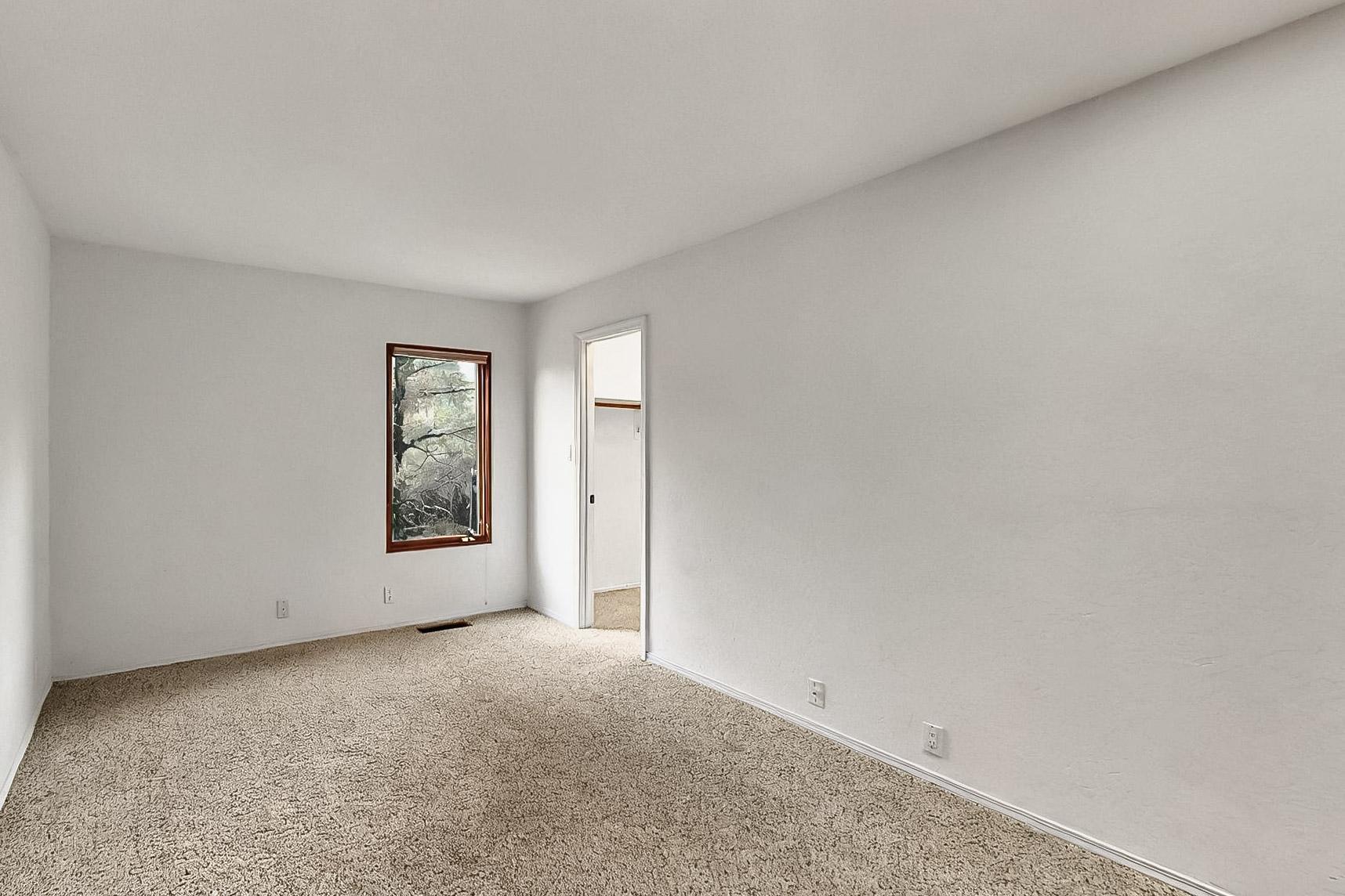 1704 QUAIL RUN Court NE