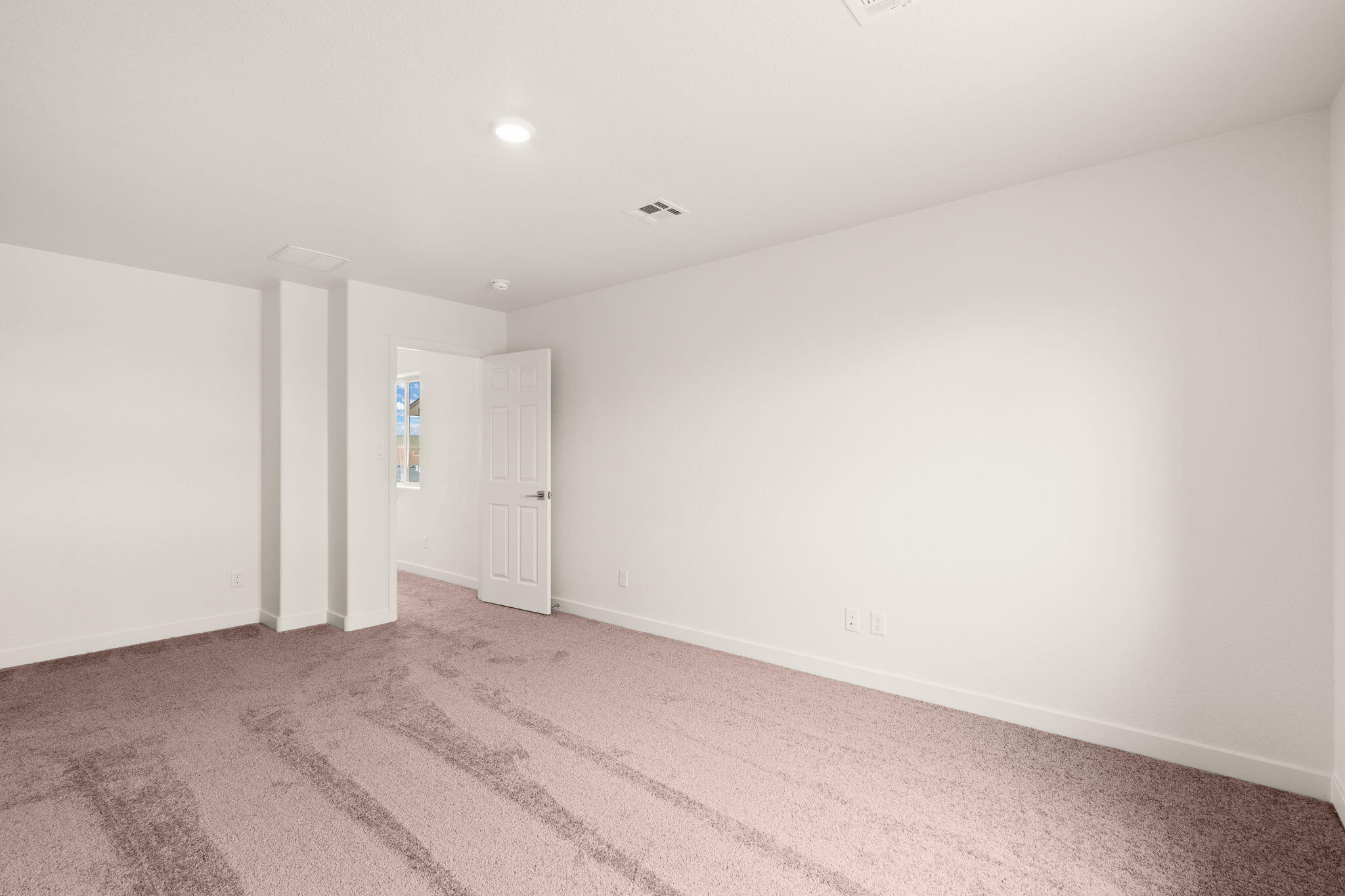 1545 Rawhide Loop NE