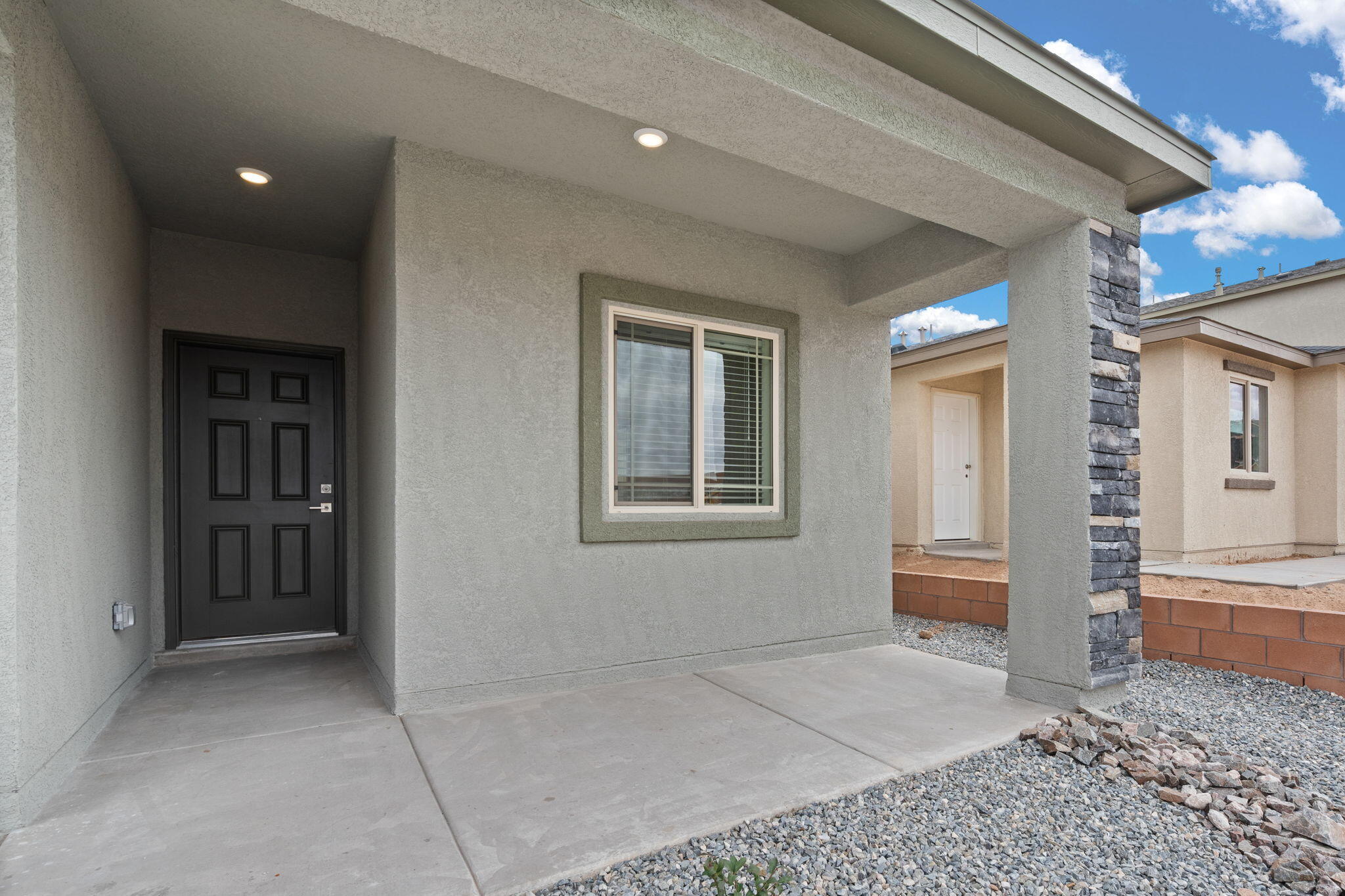 1545 Rawhide Loop NE