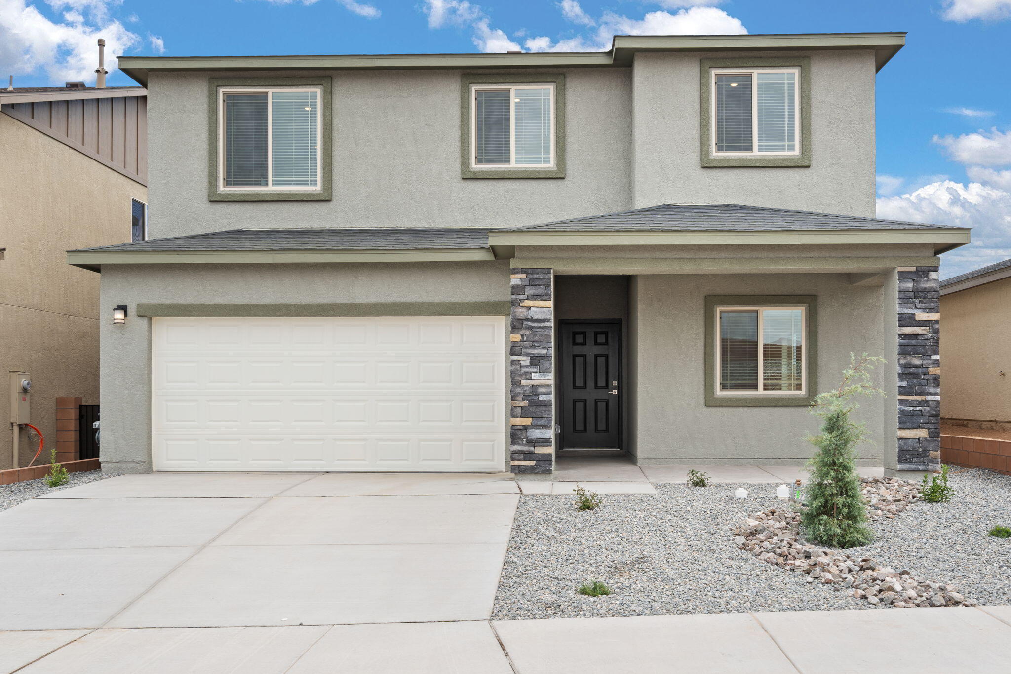 1545 Rawhide Loop NE