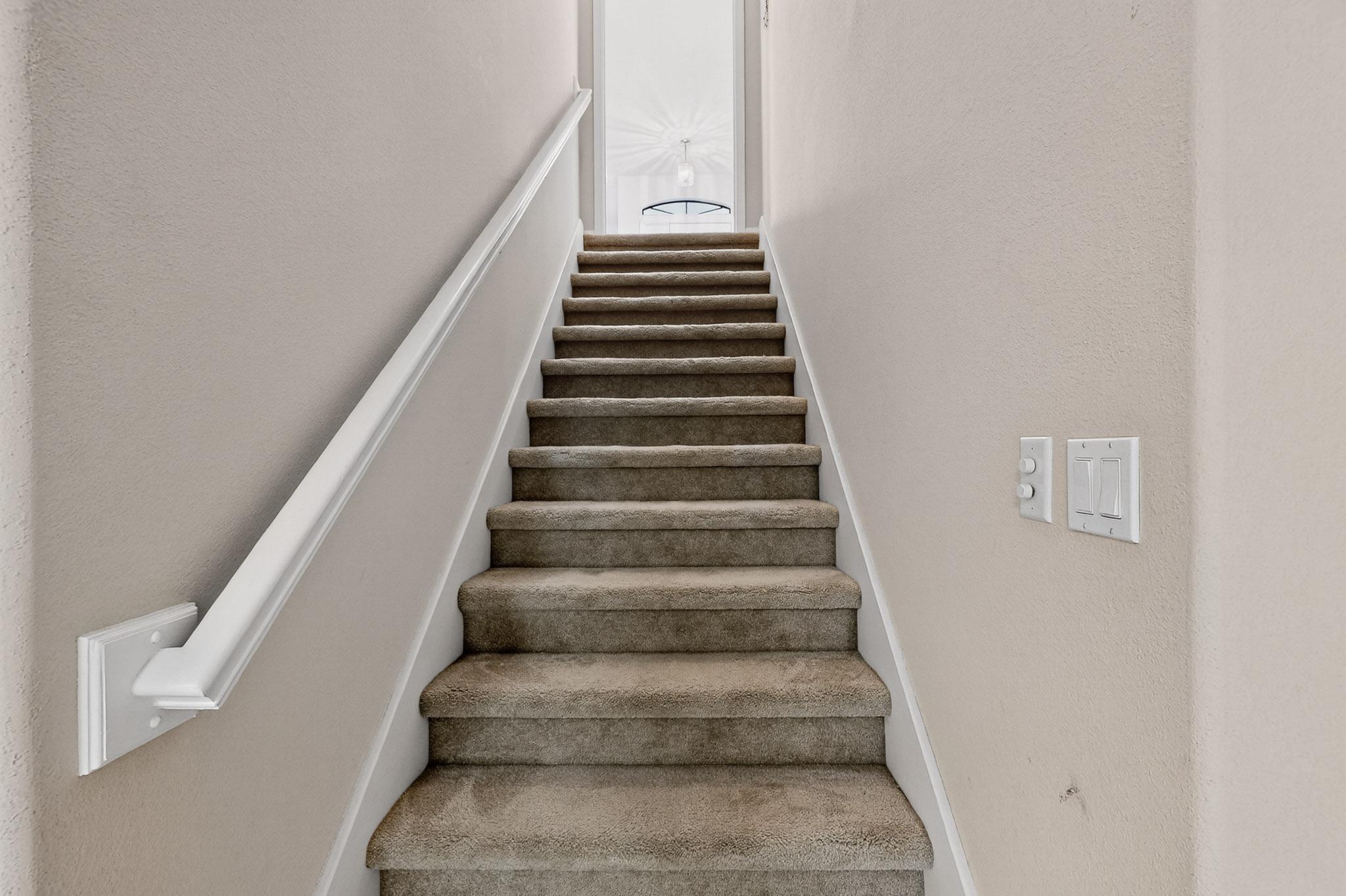 8712 NEW HAMPTON Road NE