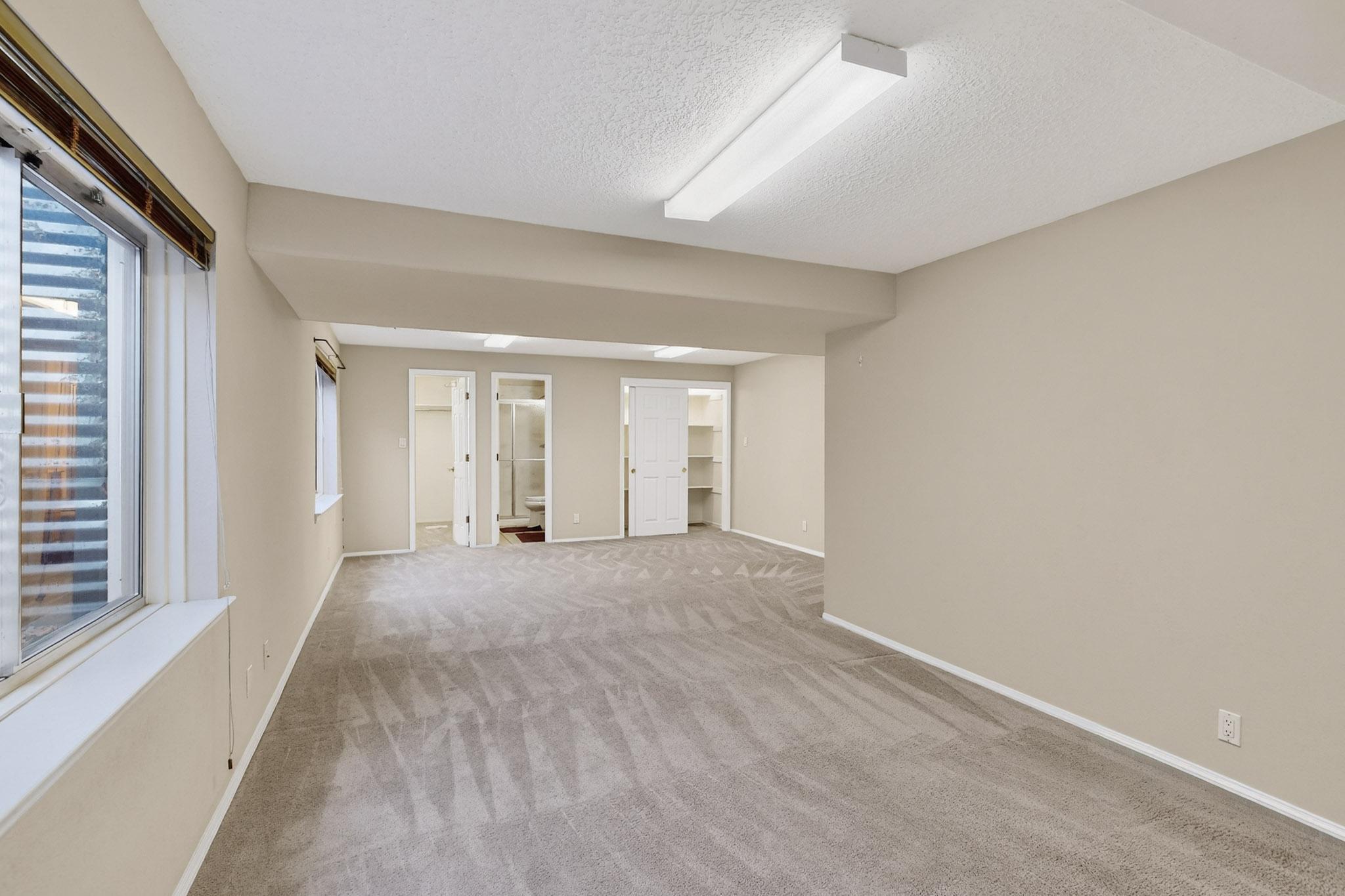 8712 NEW HAMPTON Road NE