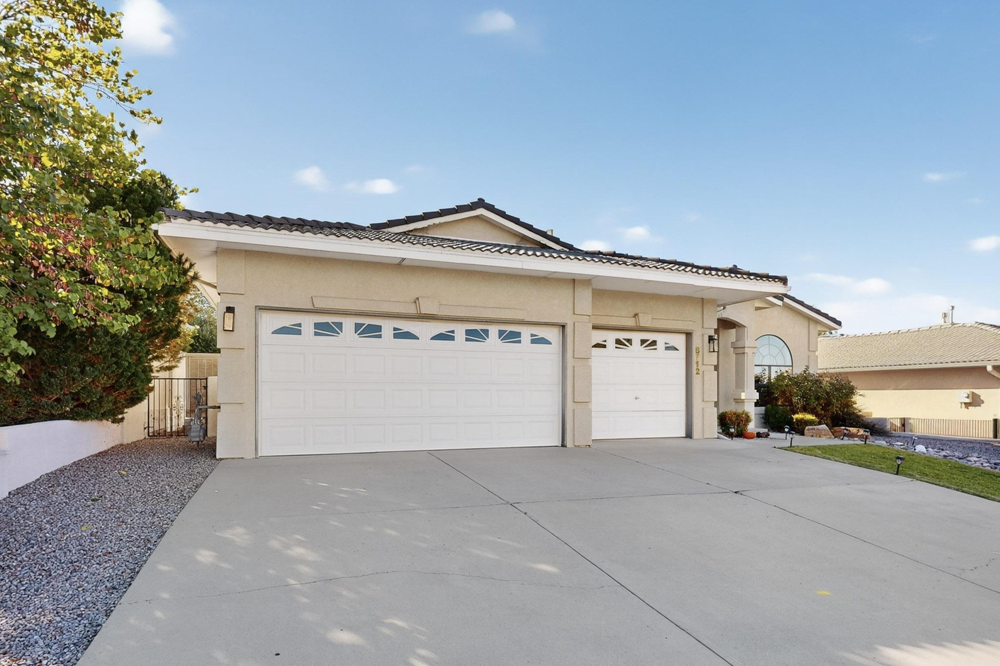 8712 NEW HAMPTON Road NE