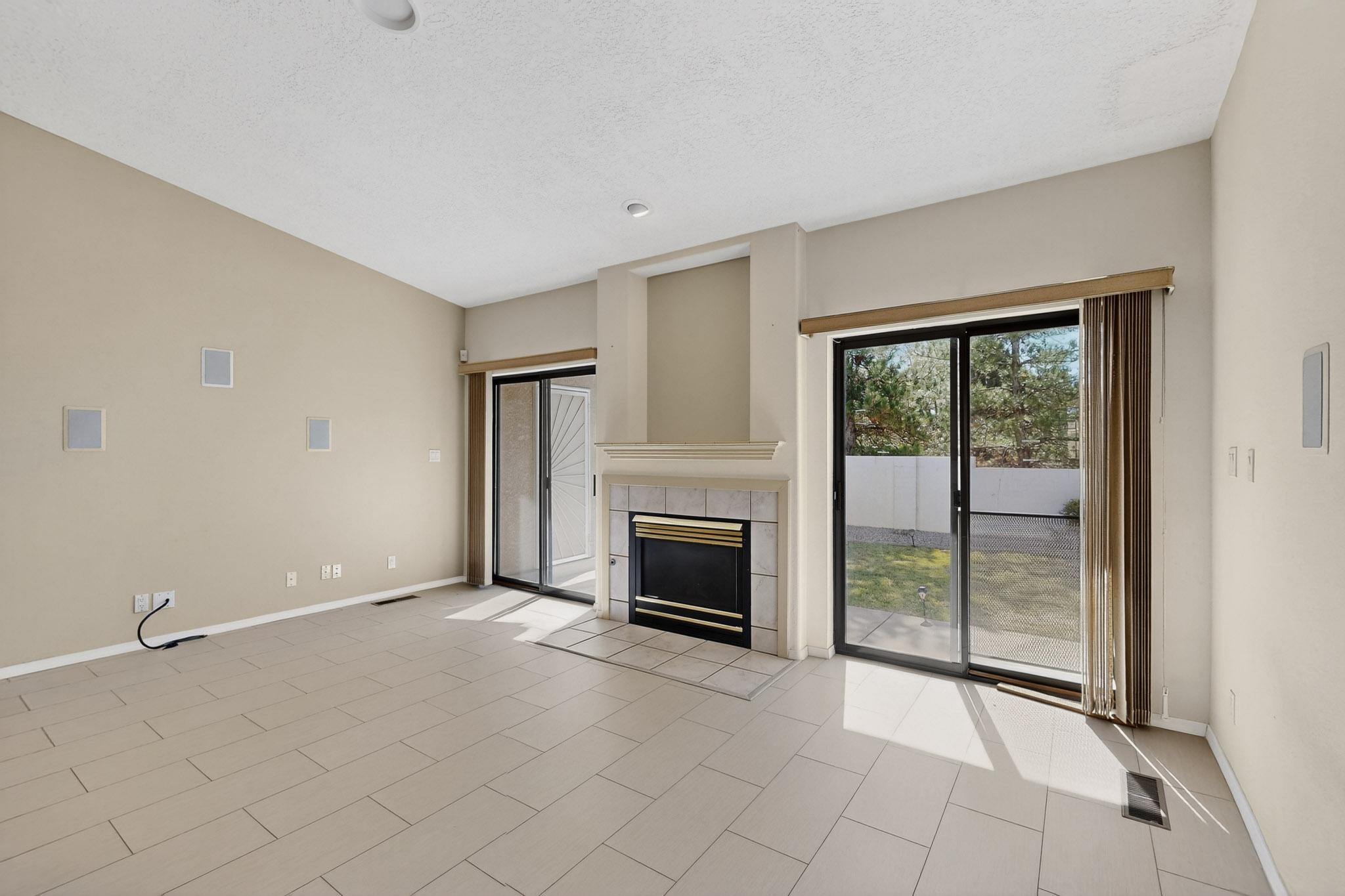 8712 NEW HAMPTON Road NE