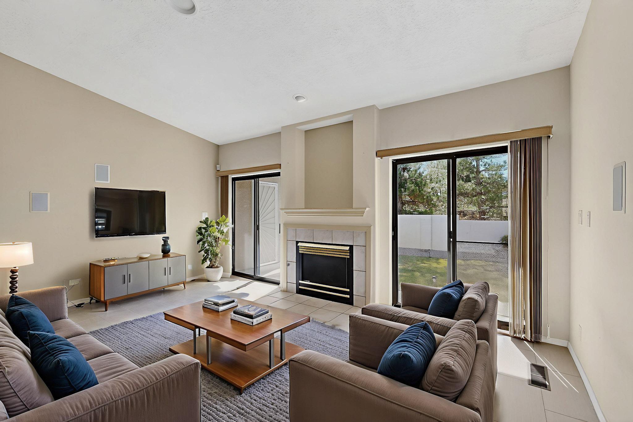 8712 NEW HAMPTON Road NE