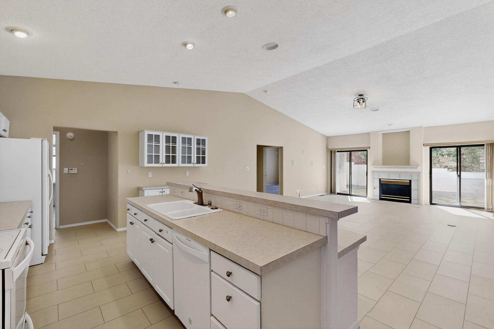 8712 NEW HAMPTON Road NE