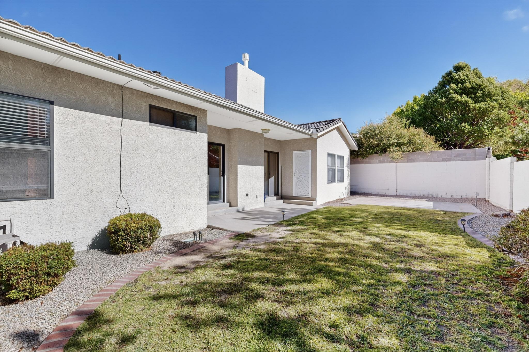 8712 NEW HAMPTON Road NE