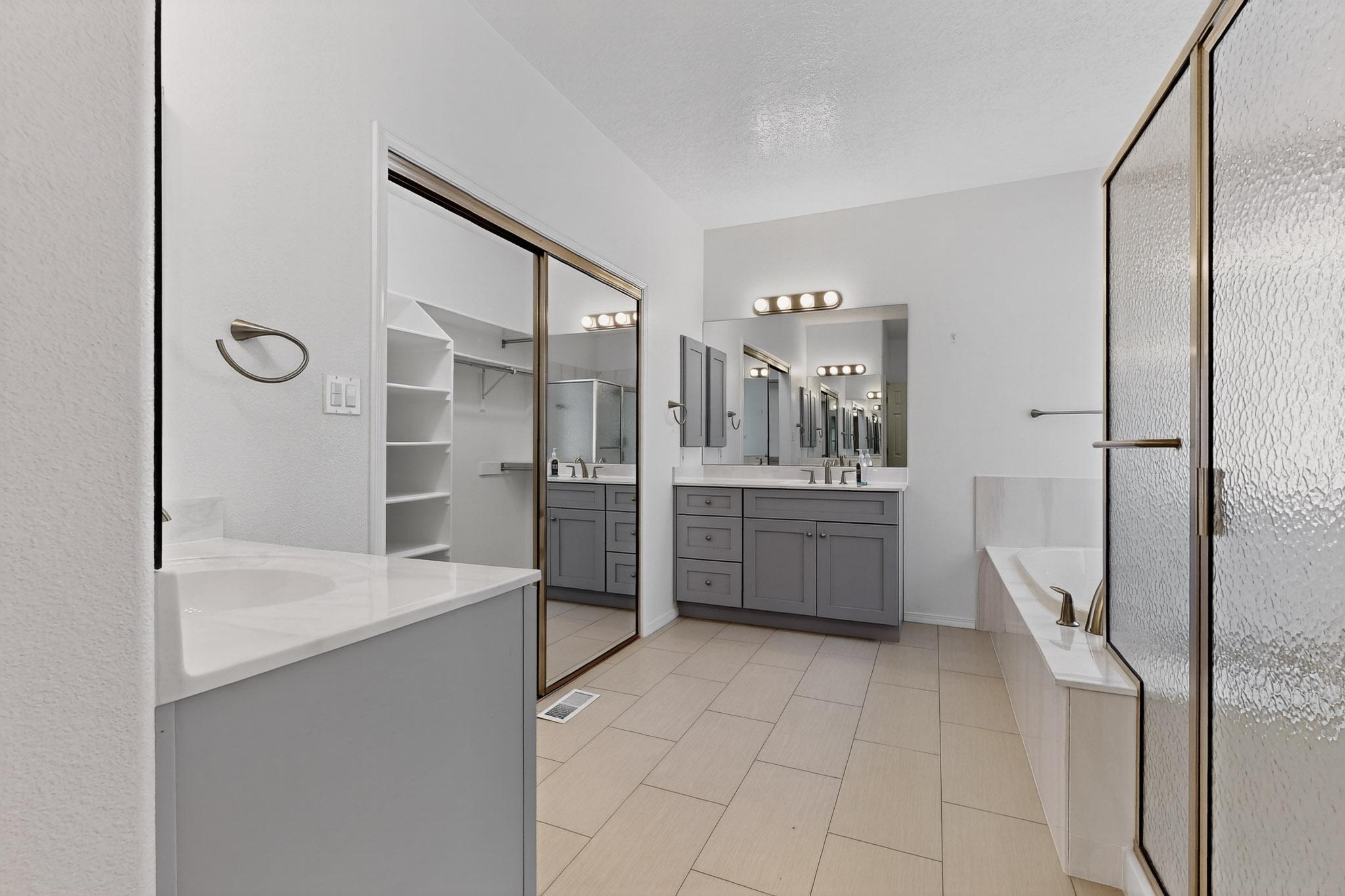 8712 NEW HAMPTON Road NE