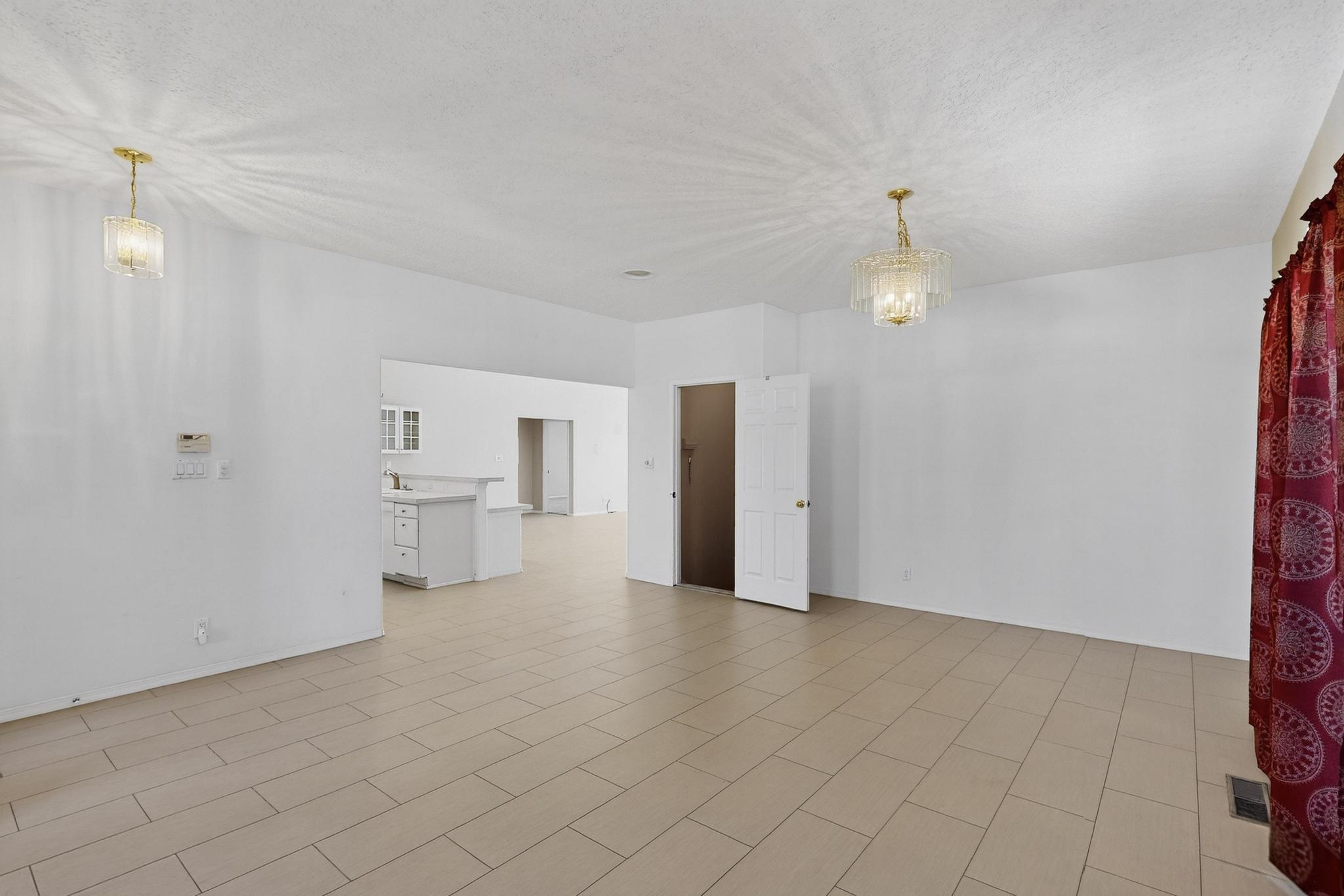 8712 NEW HAMPTON Road NE