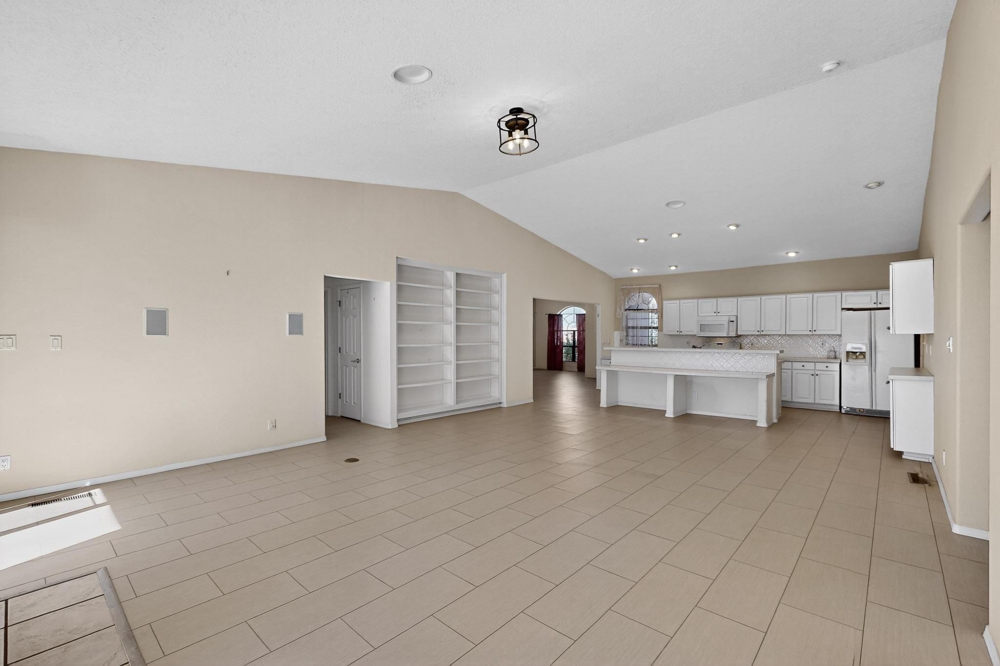 8712 NEW HAMPTON Road NE