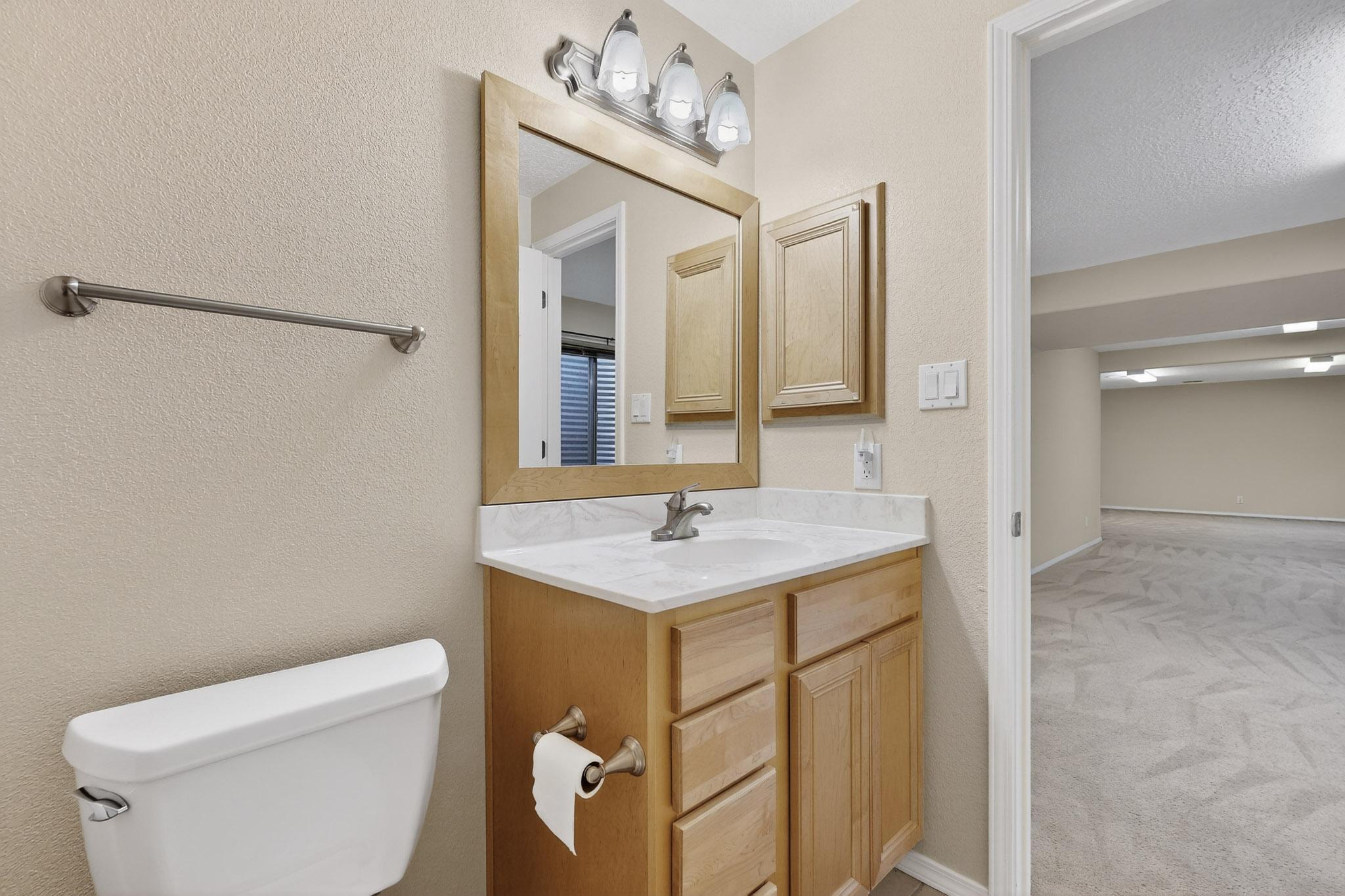 8712 NEW HAMPTON Road NE