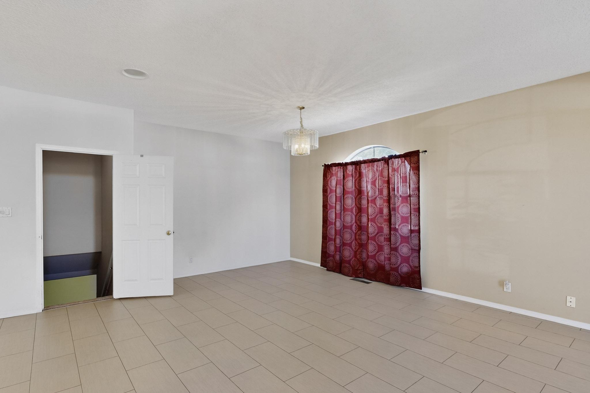 8712 NEW HAMPTON Road NE