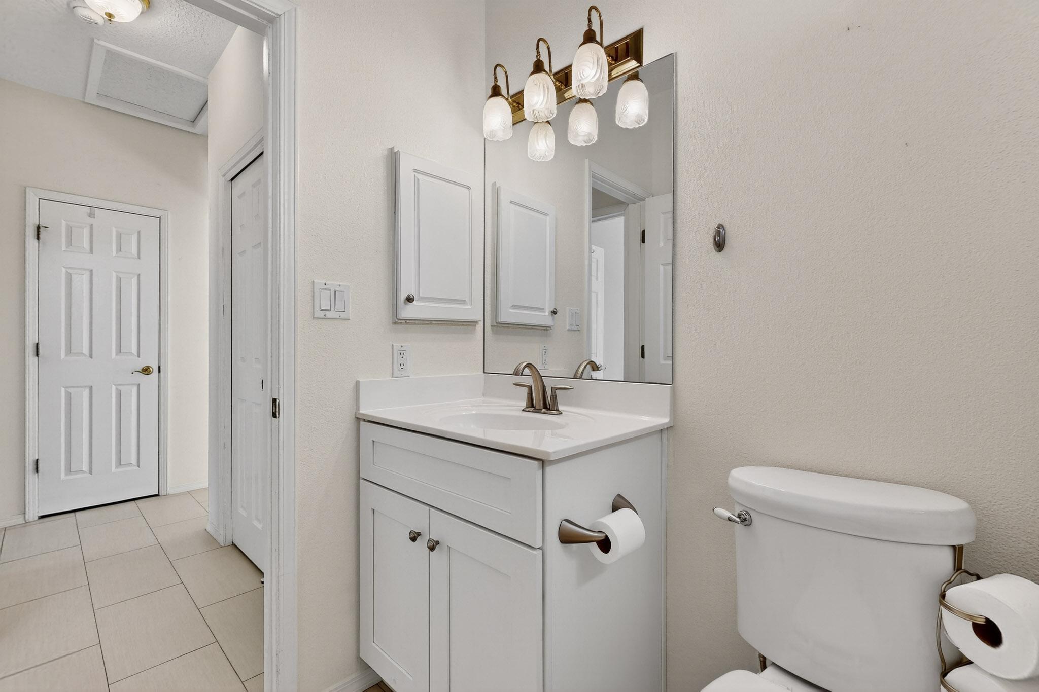 8712 NEW HAMPTON Road NE