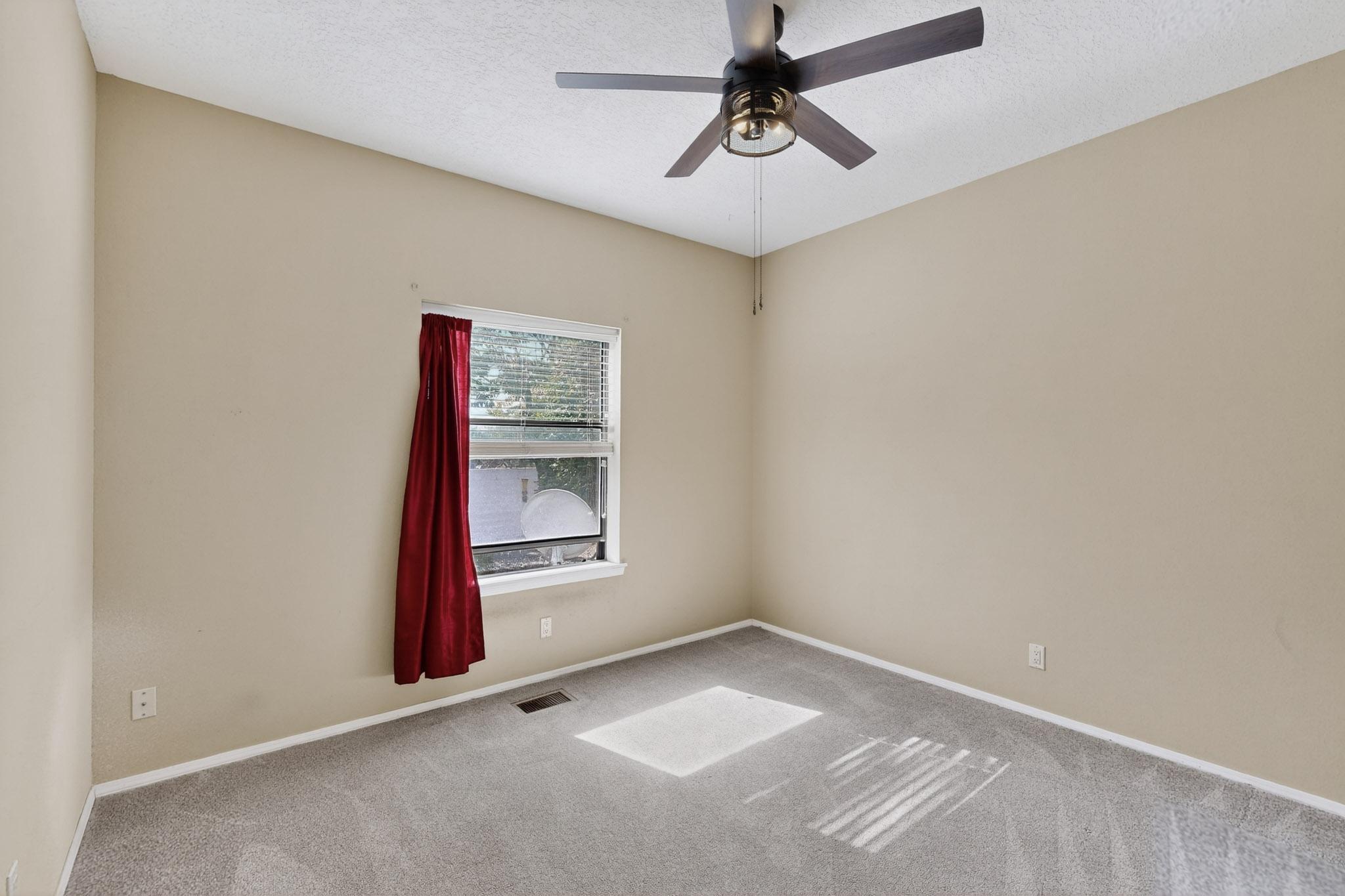 8712 NEW HAMPTON Road NE