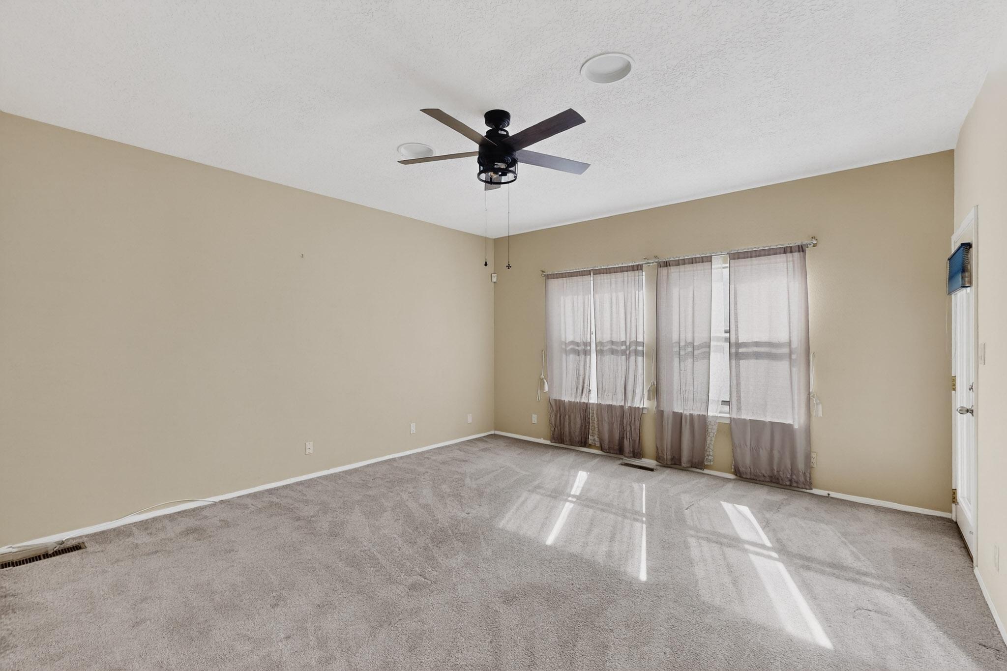 8712 NEW HAMPTON Road NE