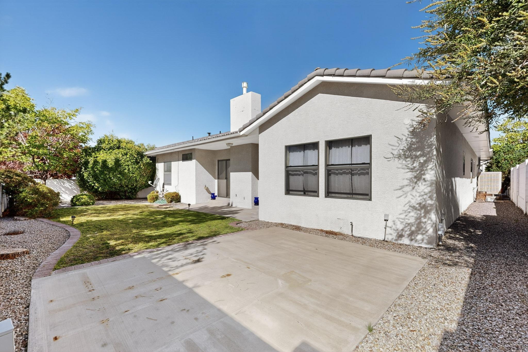 8712 NEW HAMPTON Road NE