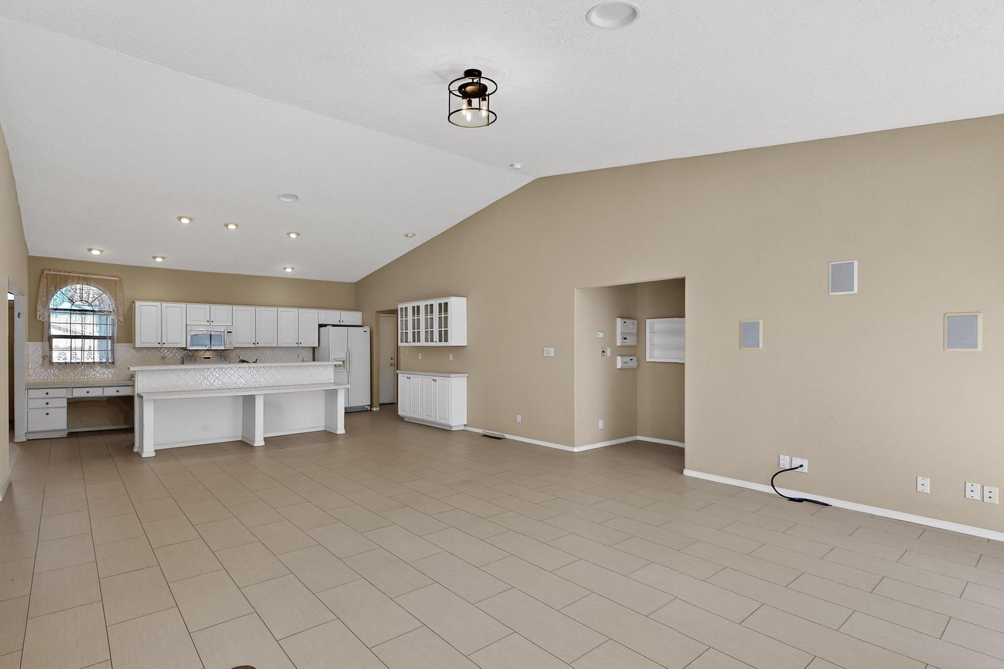 8712 NEW HAMPTON Road NE