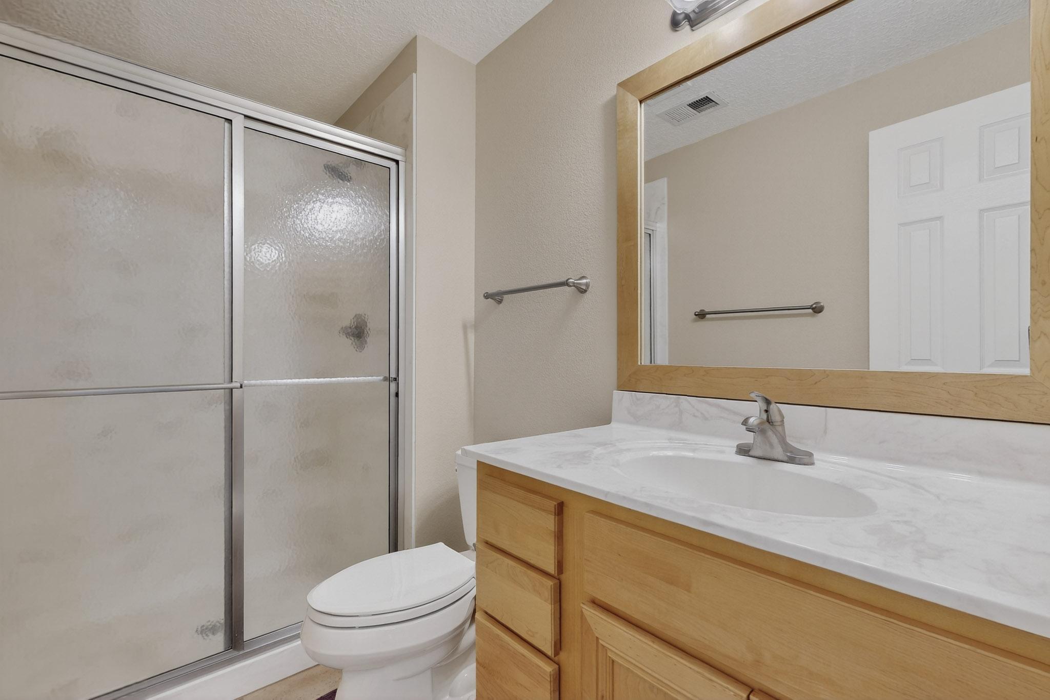 8712 NEW HAMPTON Road NE