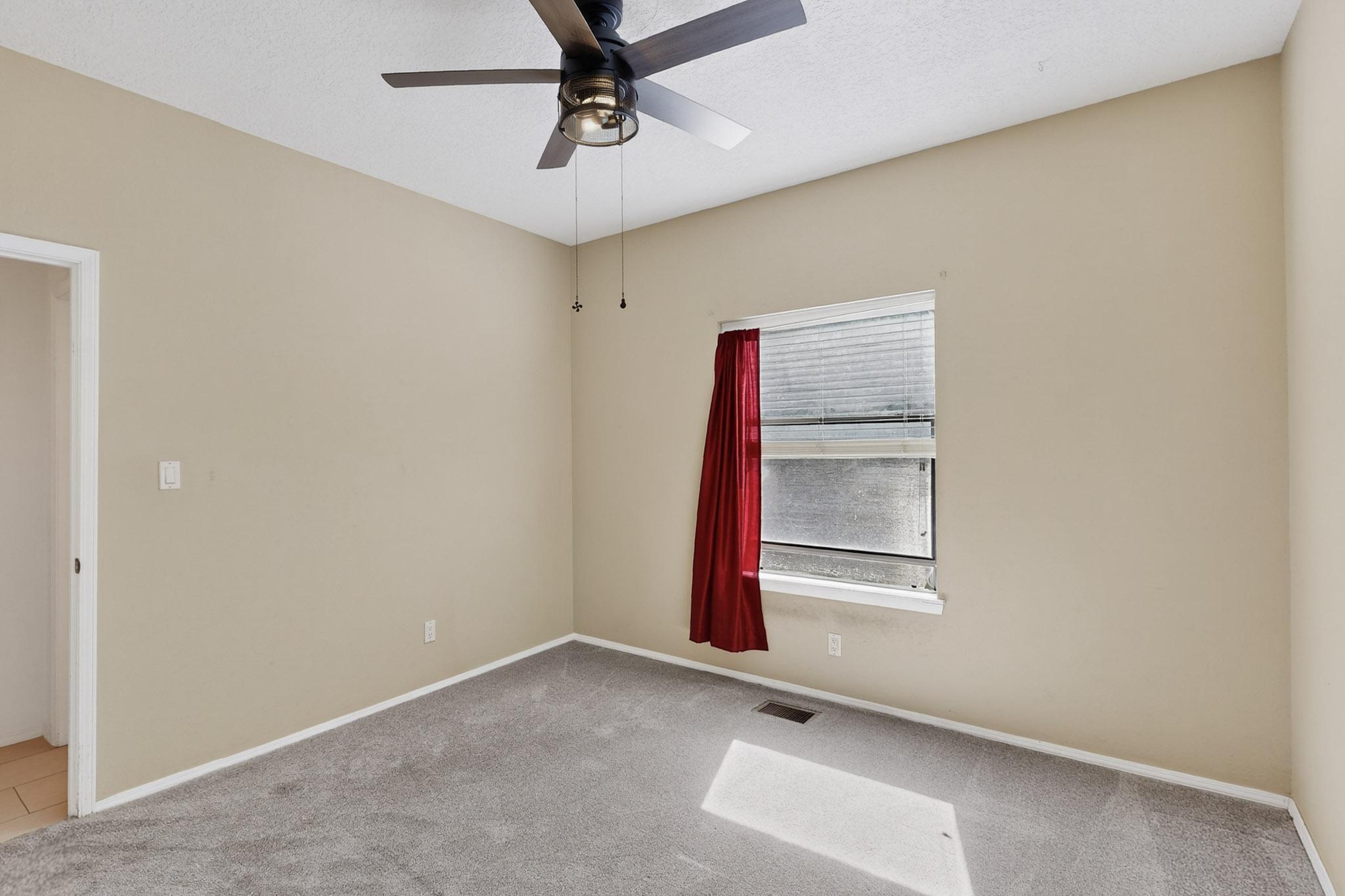 8712 NEW HAMPTON Road NE