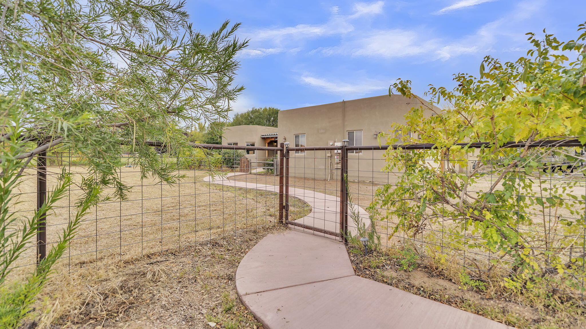 2620 Pajarito Road SW