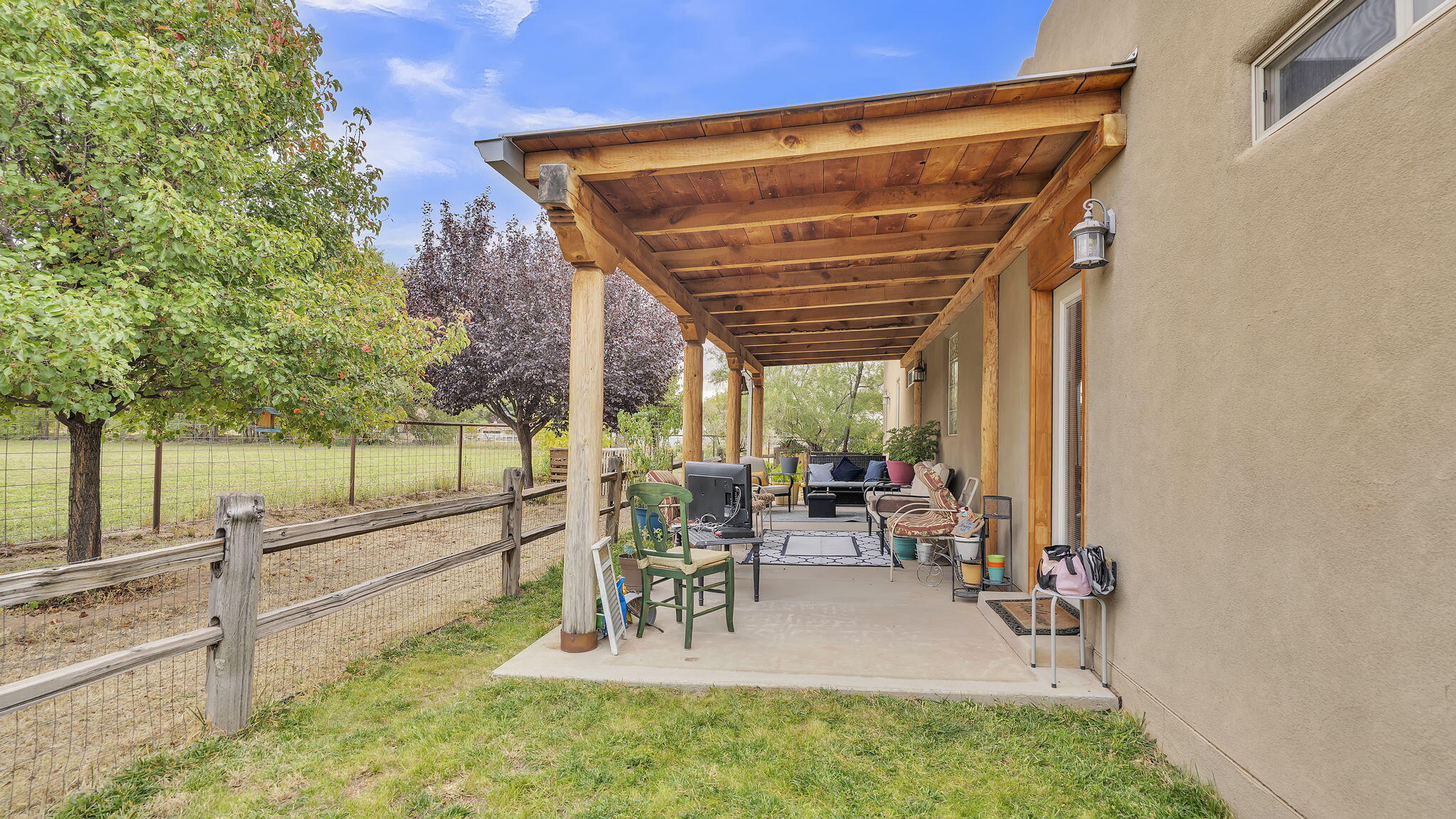 2620 Pajarito Road SW