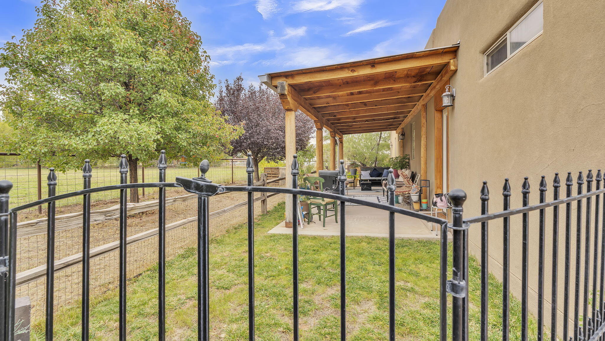 2620 Pajarito Road SW