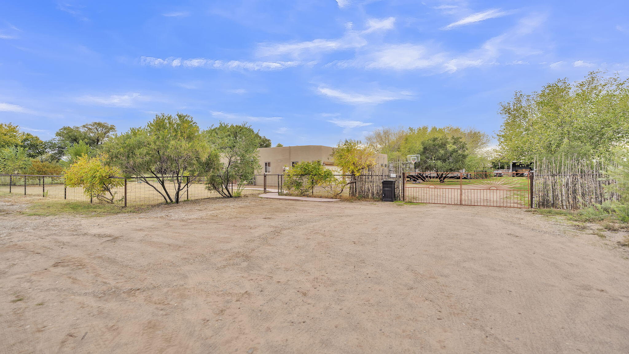 2620 Pajarito Road SW