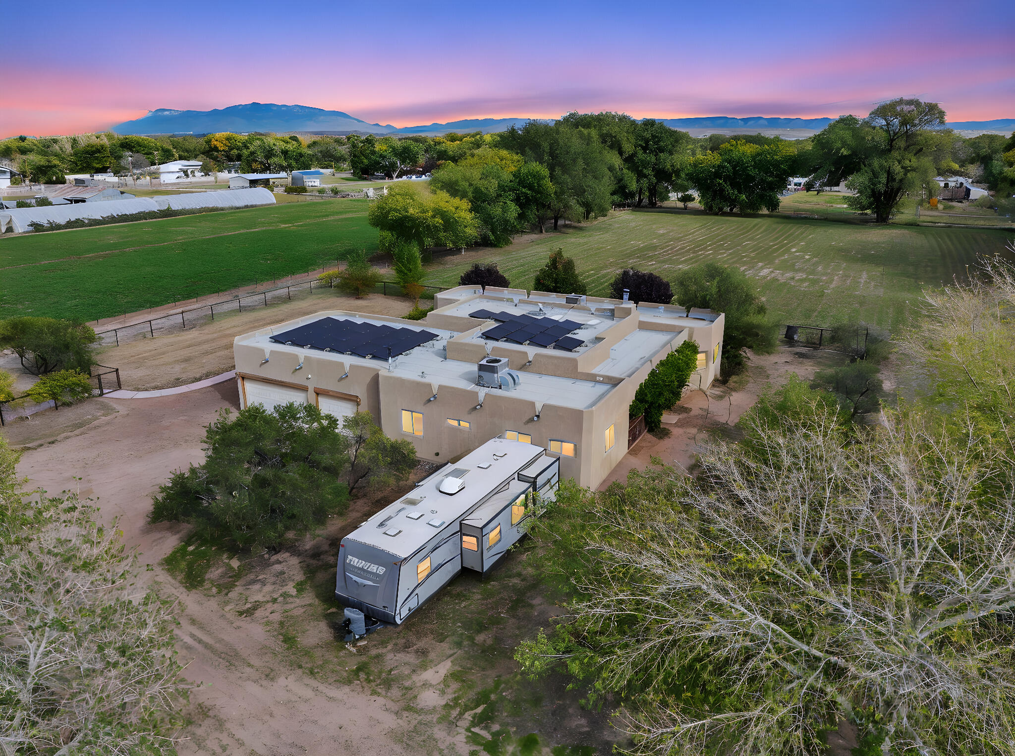 2620 Pajarito Road SW