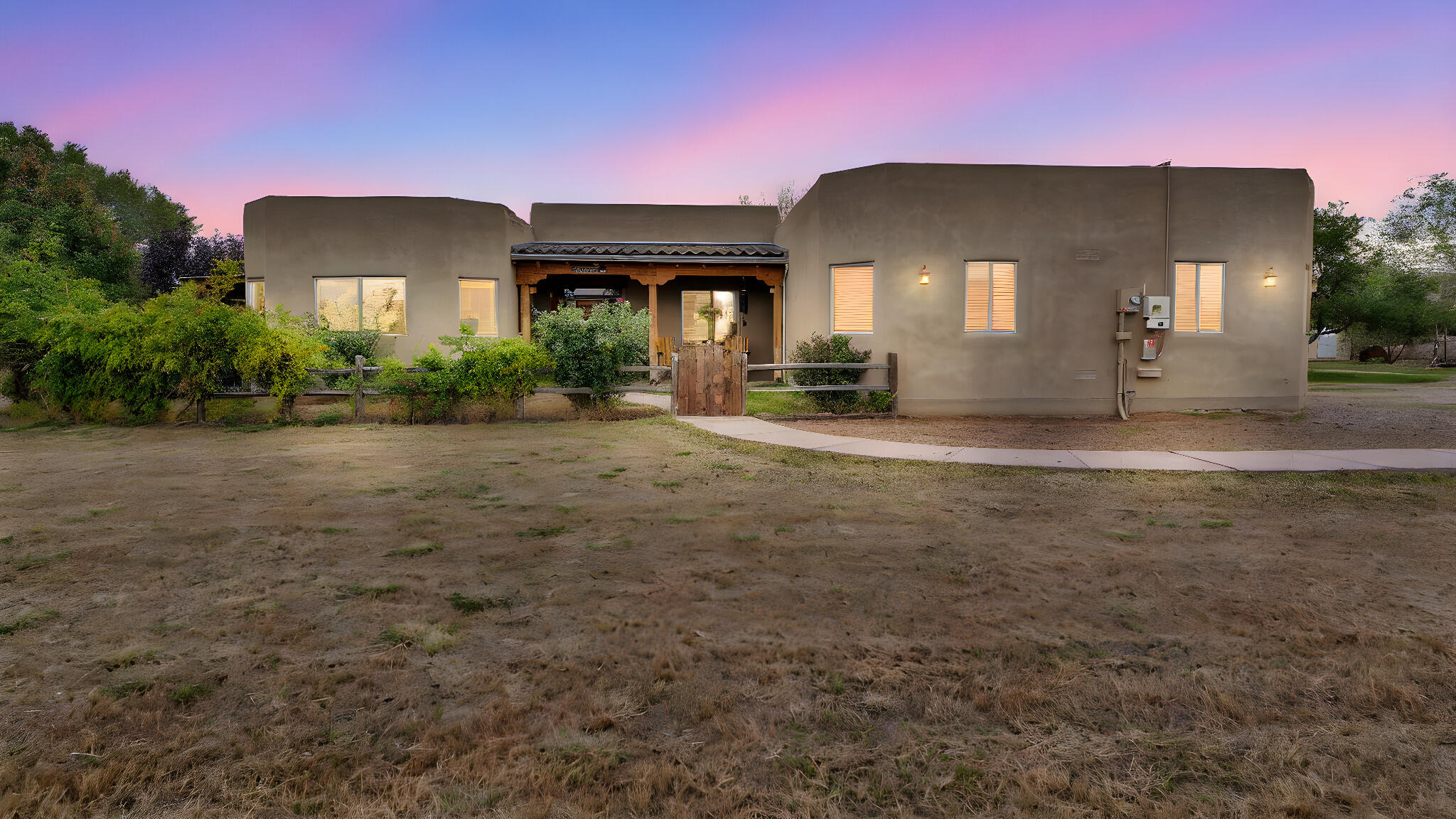 2620 Pajarito Road SW