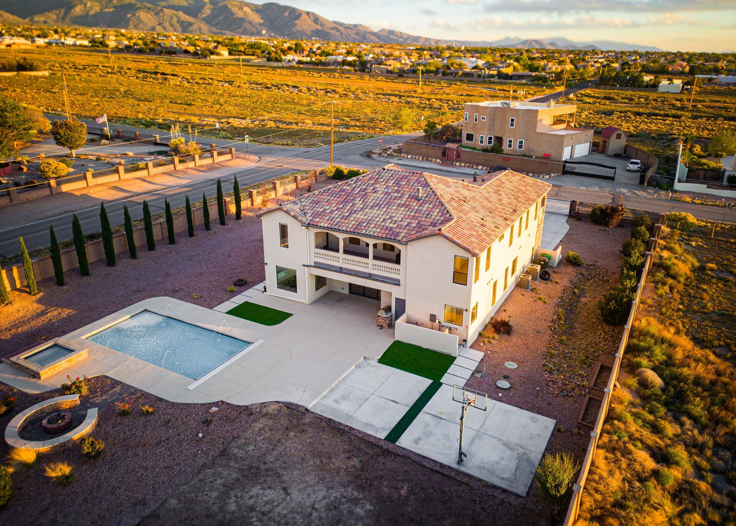 9519 Oakland Avenue NE