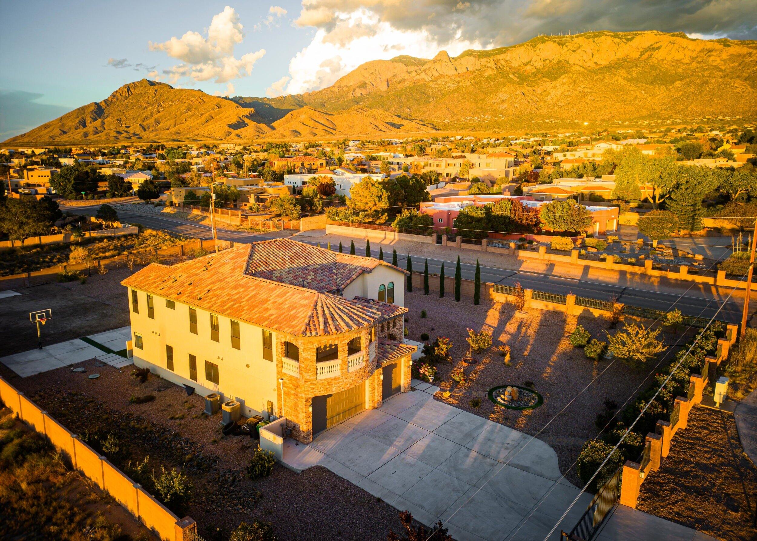 9519 Oakland Avenue NE