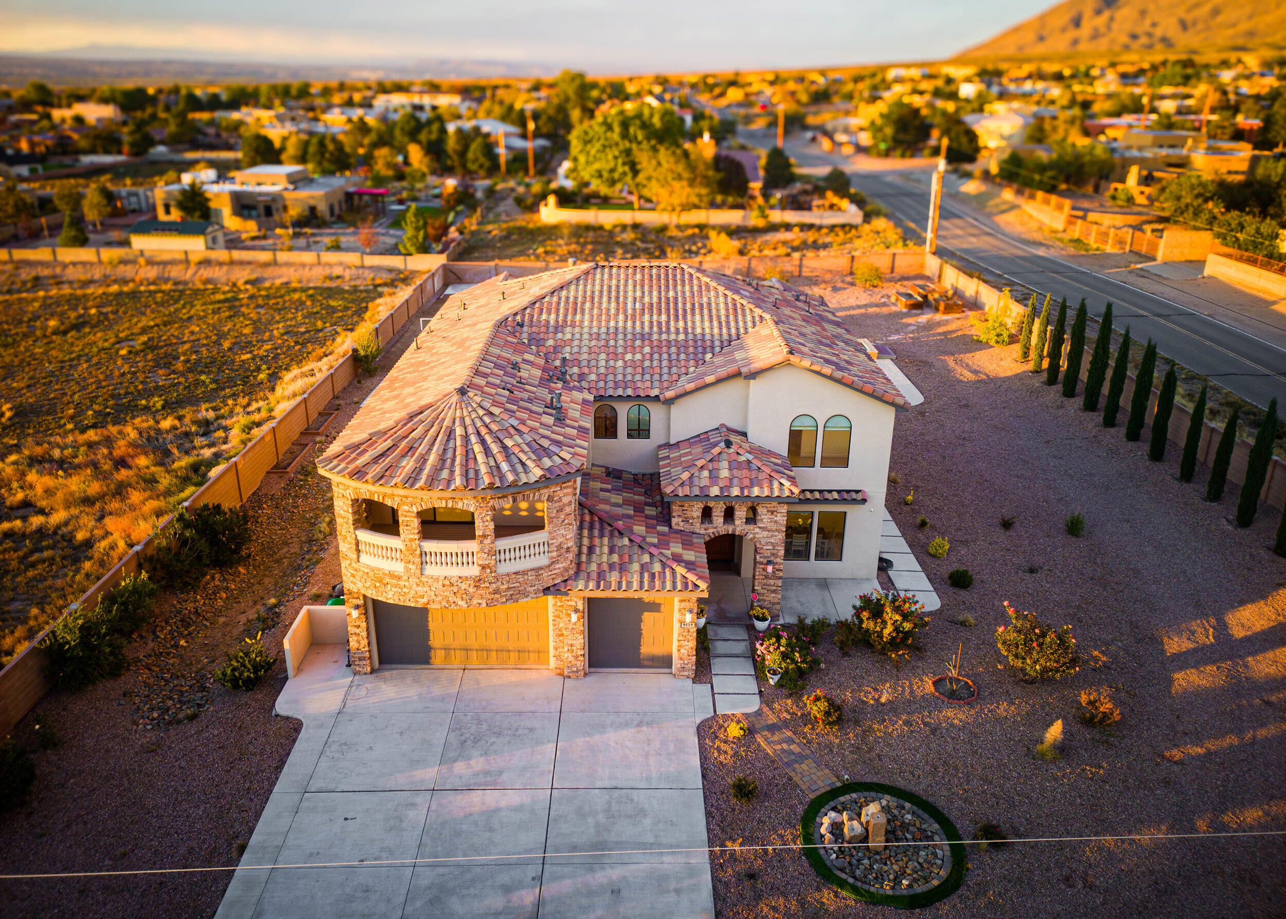 9519 Oakland Avenue NE