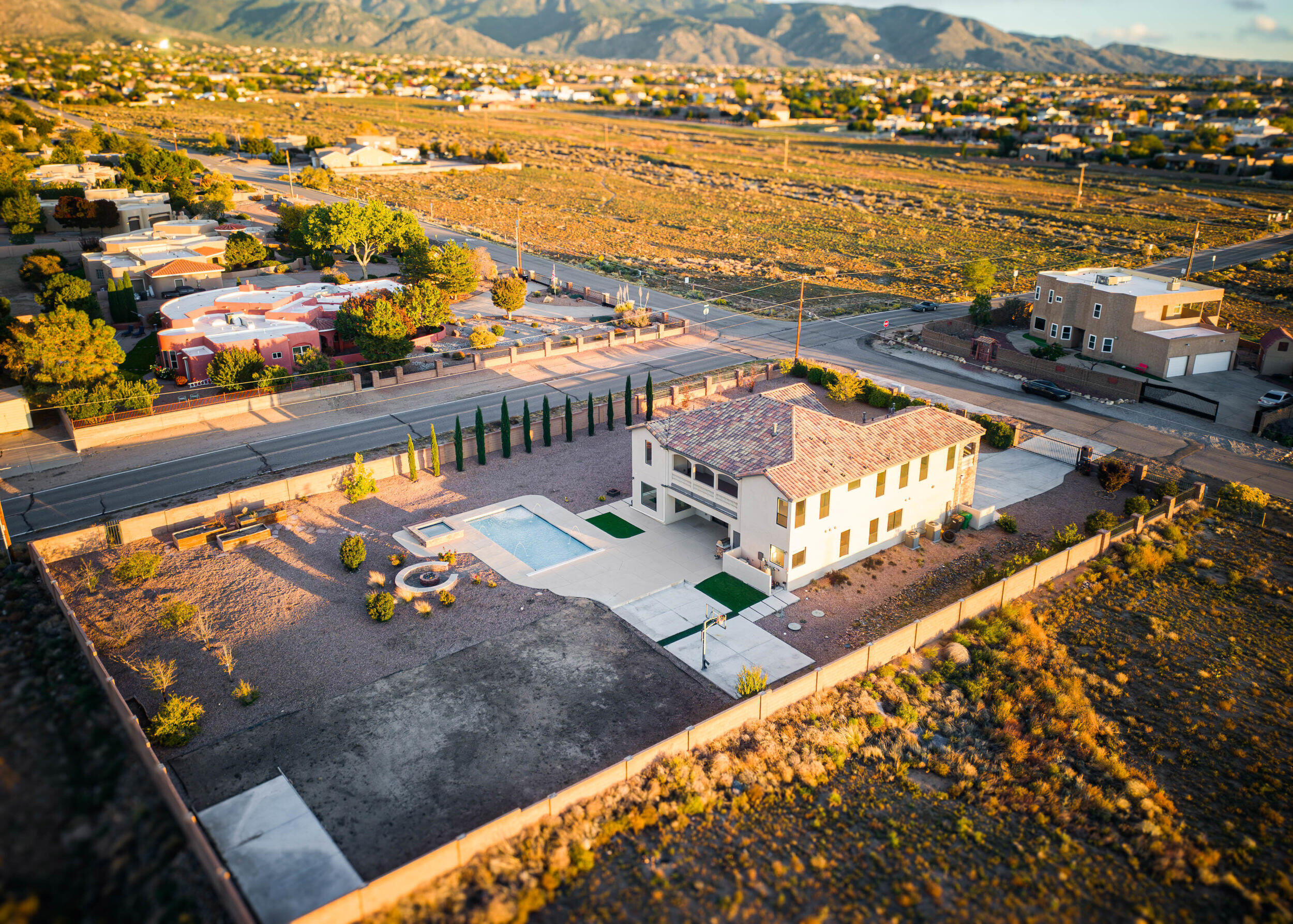 9519 Oakland Avenue NE