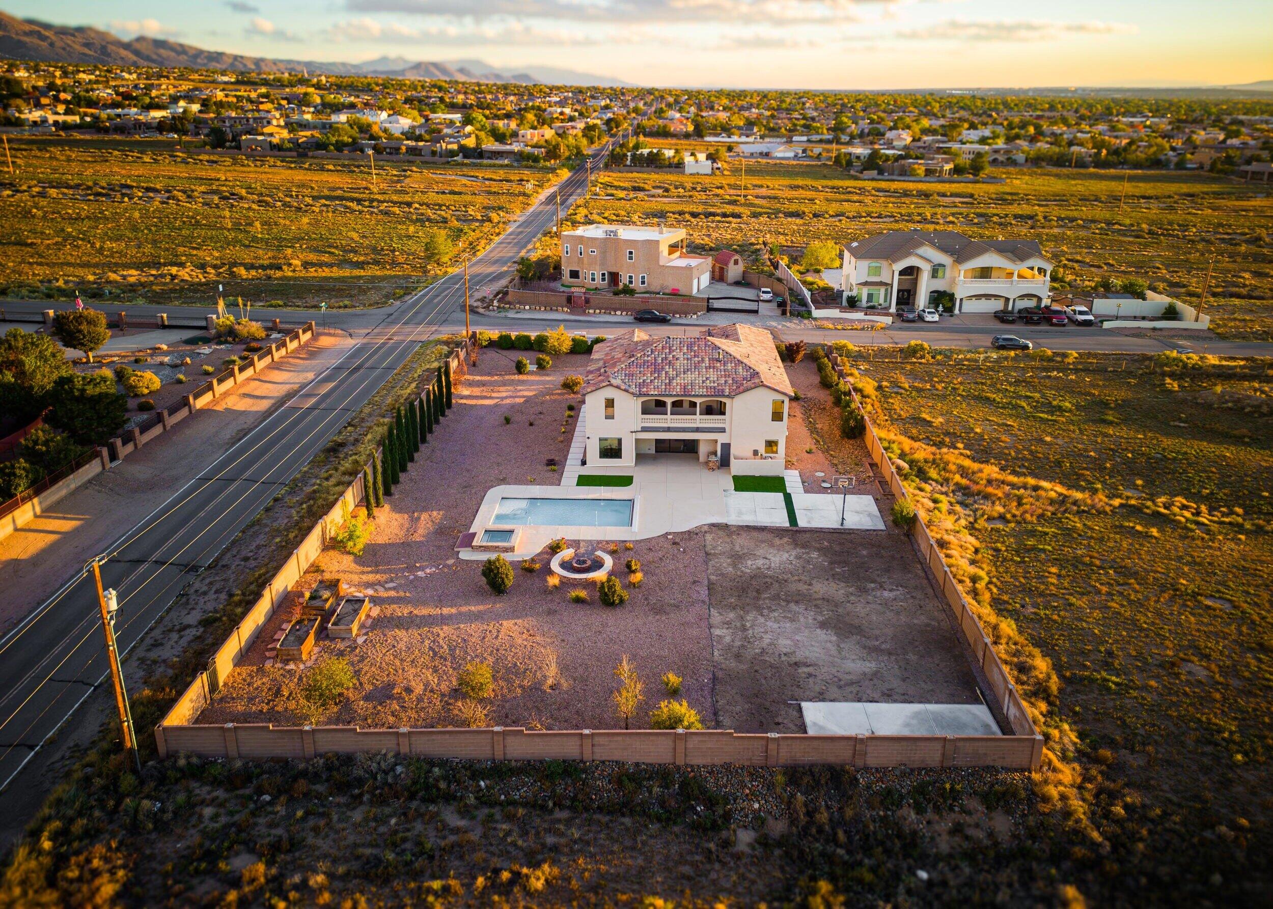 9519 Oakland Avenue NE