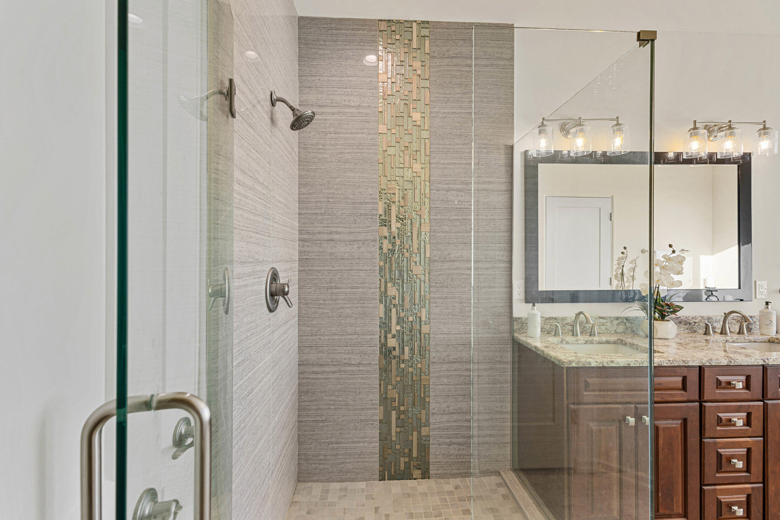 9519 Oakland Avenue NE