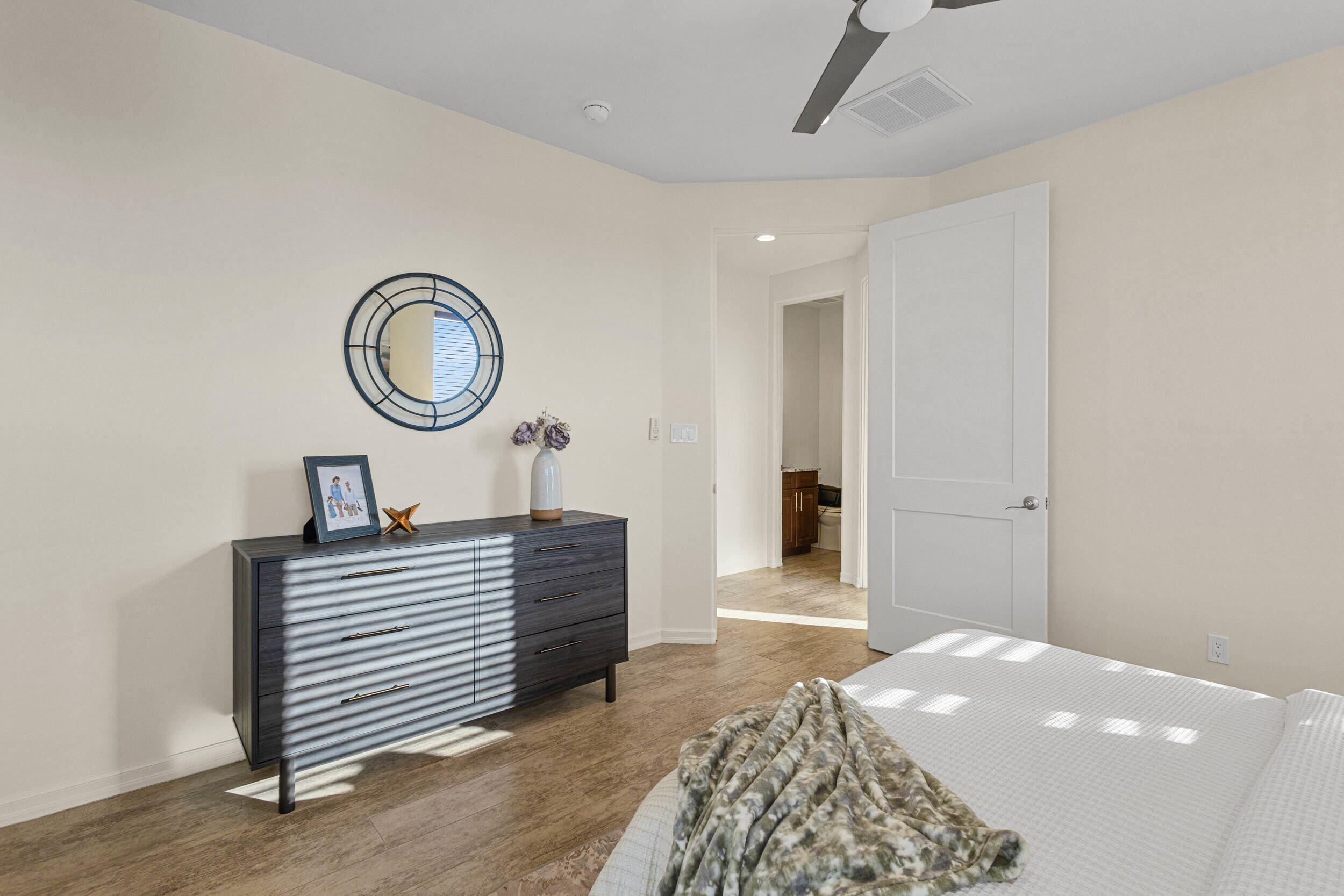 9519 Oakland Avenue NE