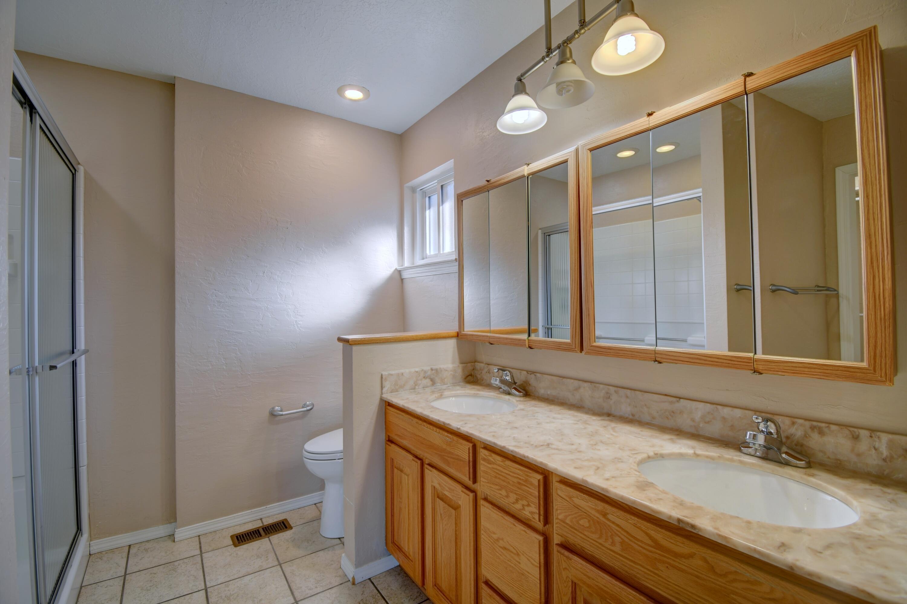 2921 Indiana Street NE