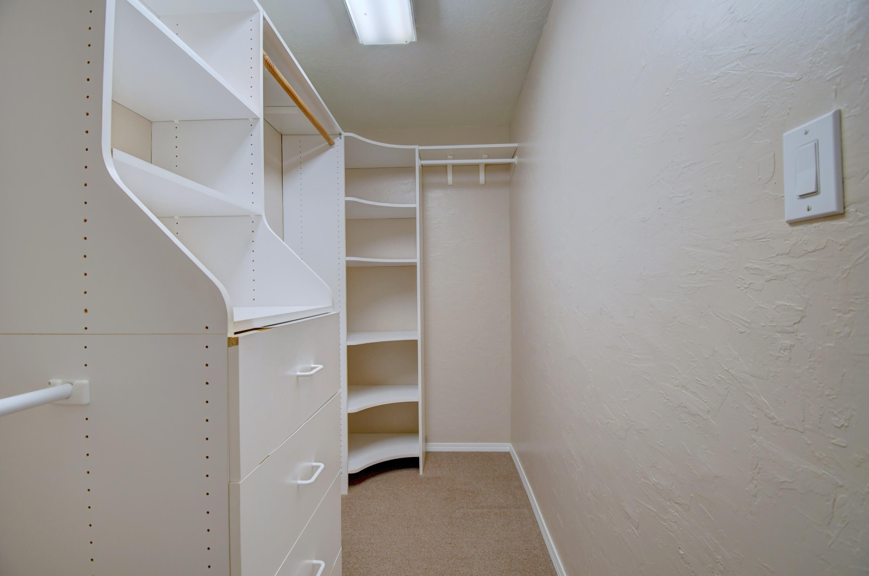 2921 Indiana Street NE