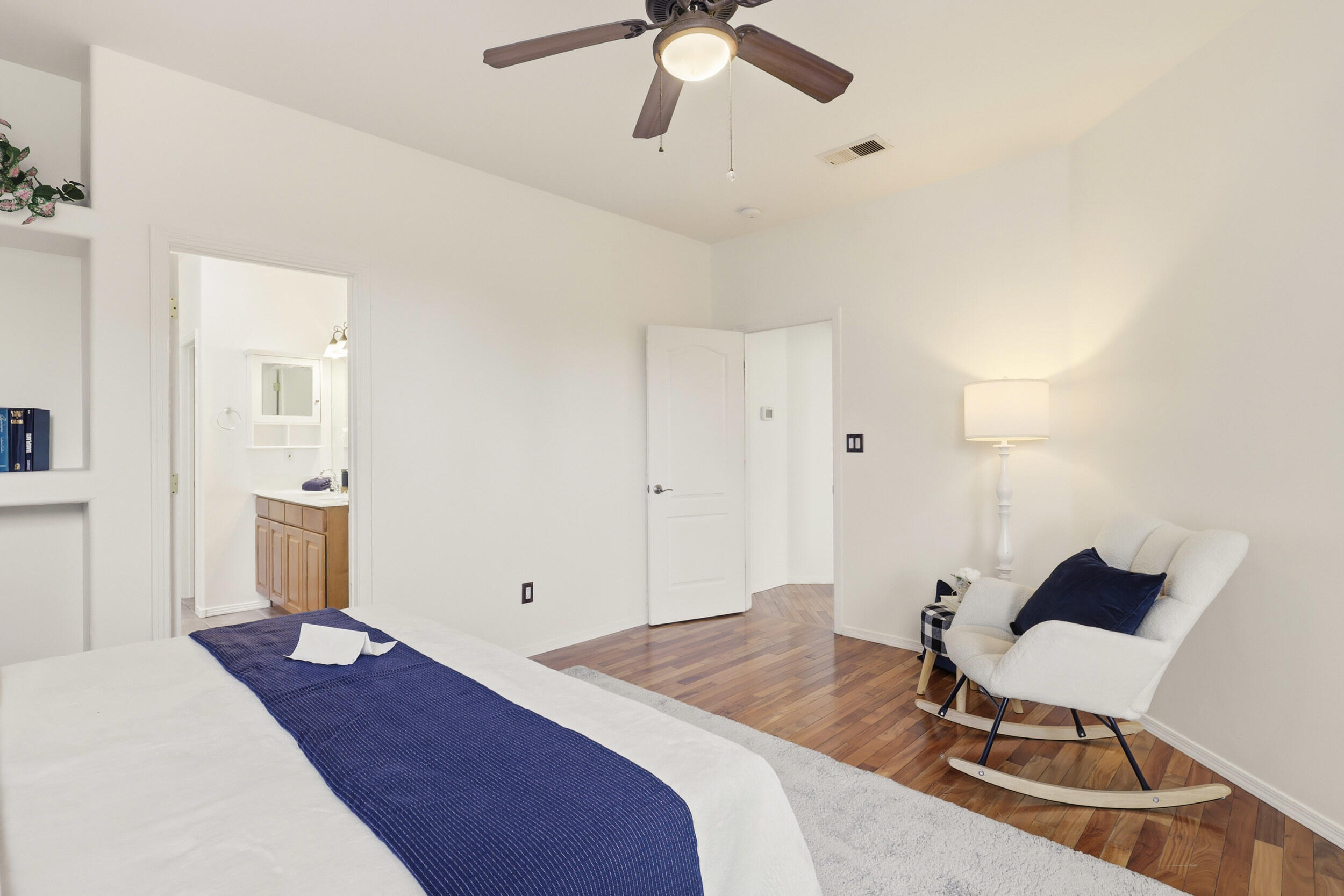 7309 Hawthorn Avenue NE