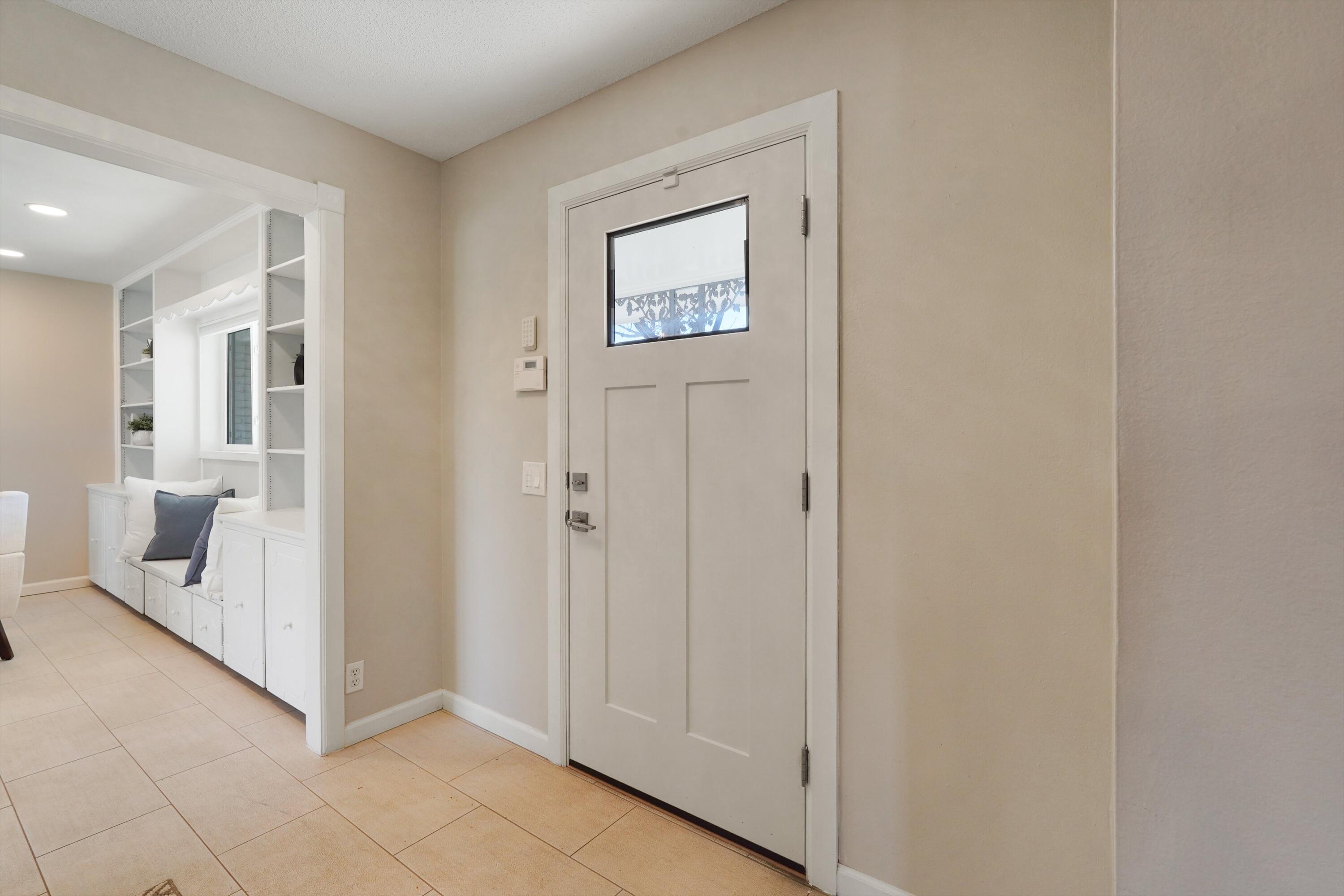 7513 Gladden Avenue NE