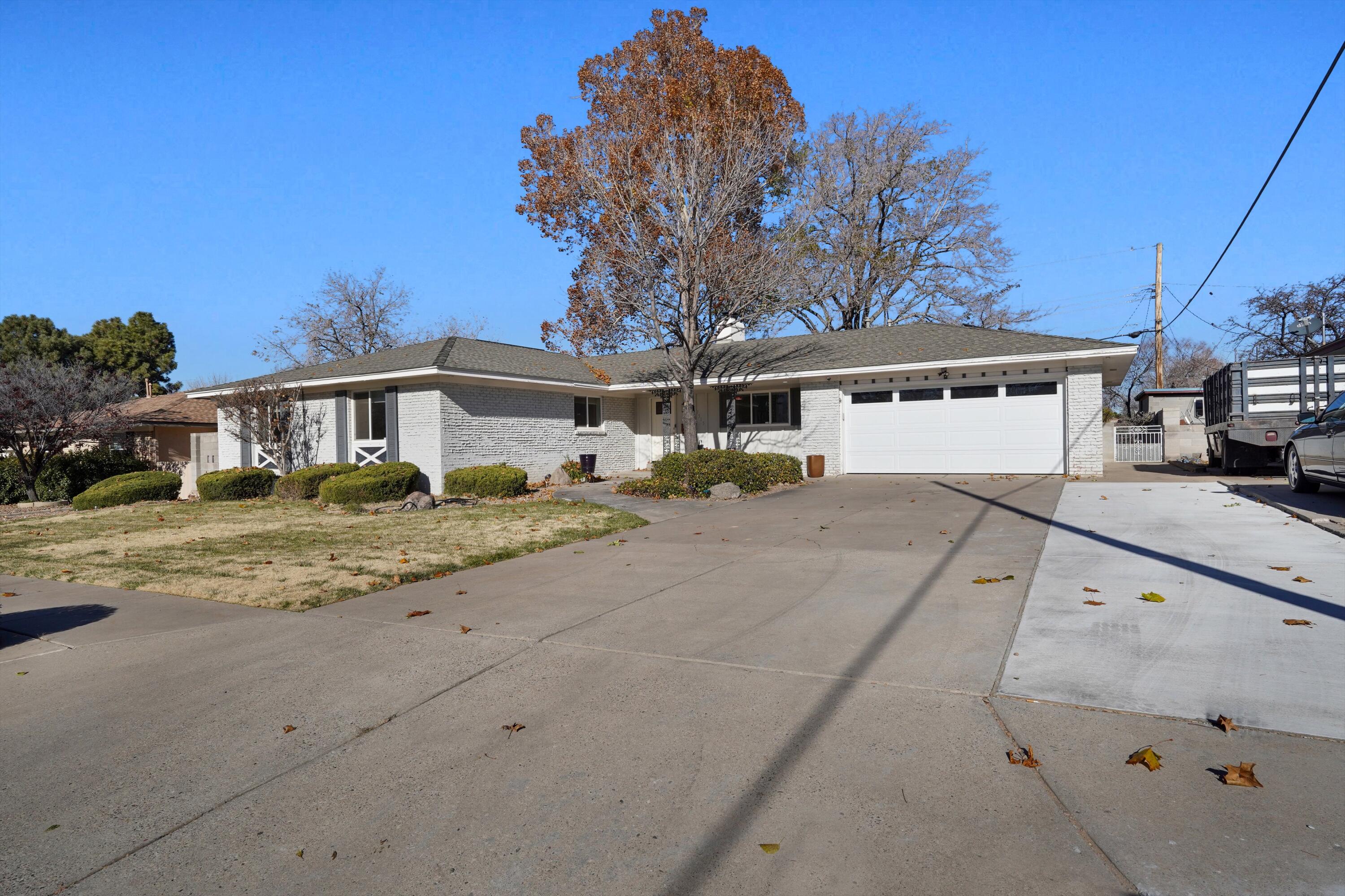 7513 Gladden Avenue NE