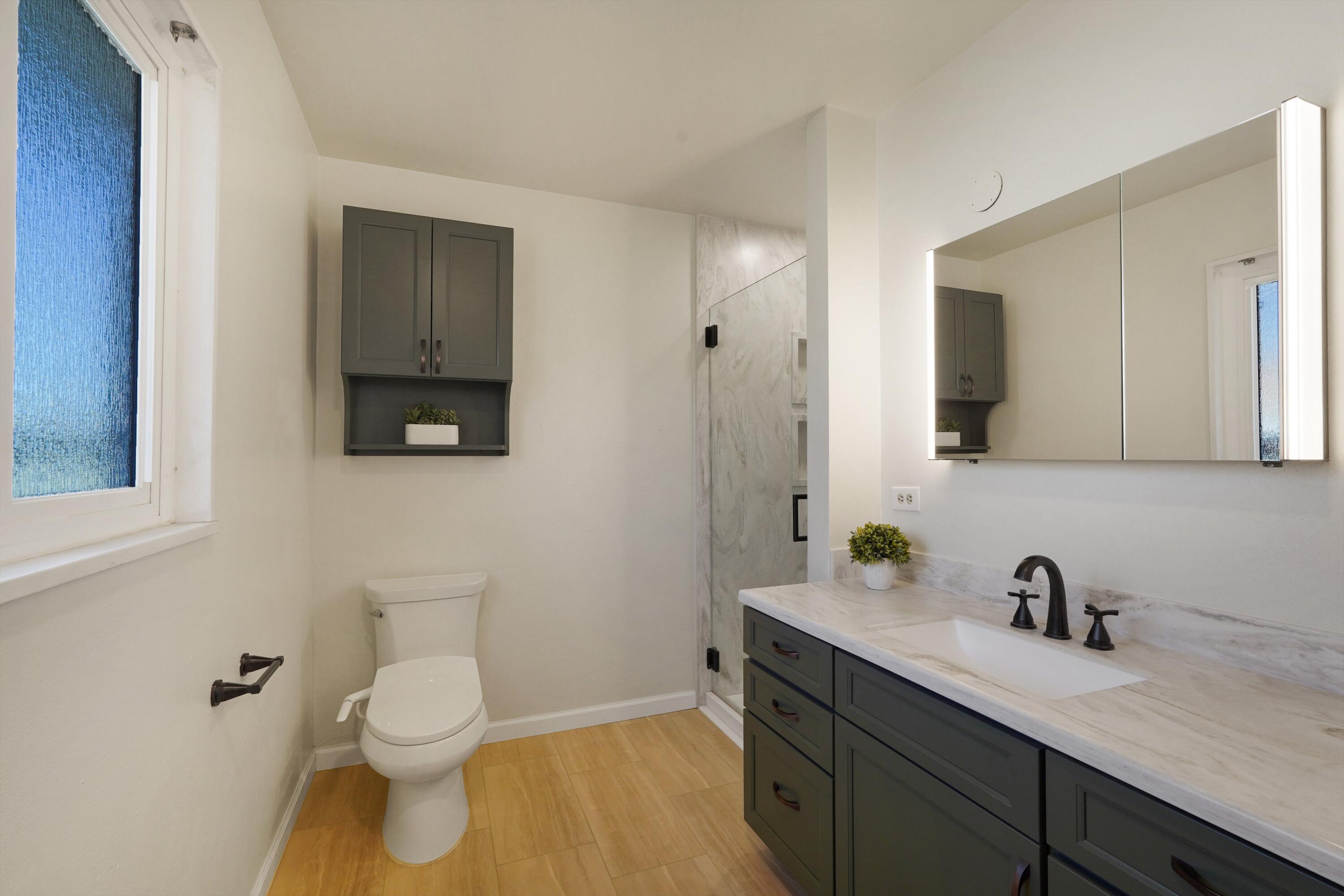 7513 Gladden Avenue NE