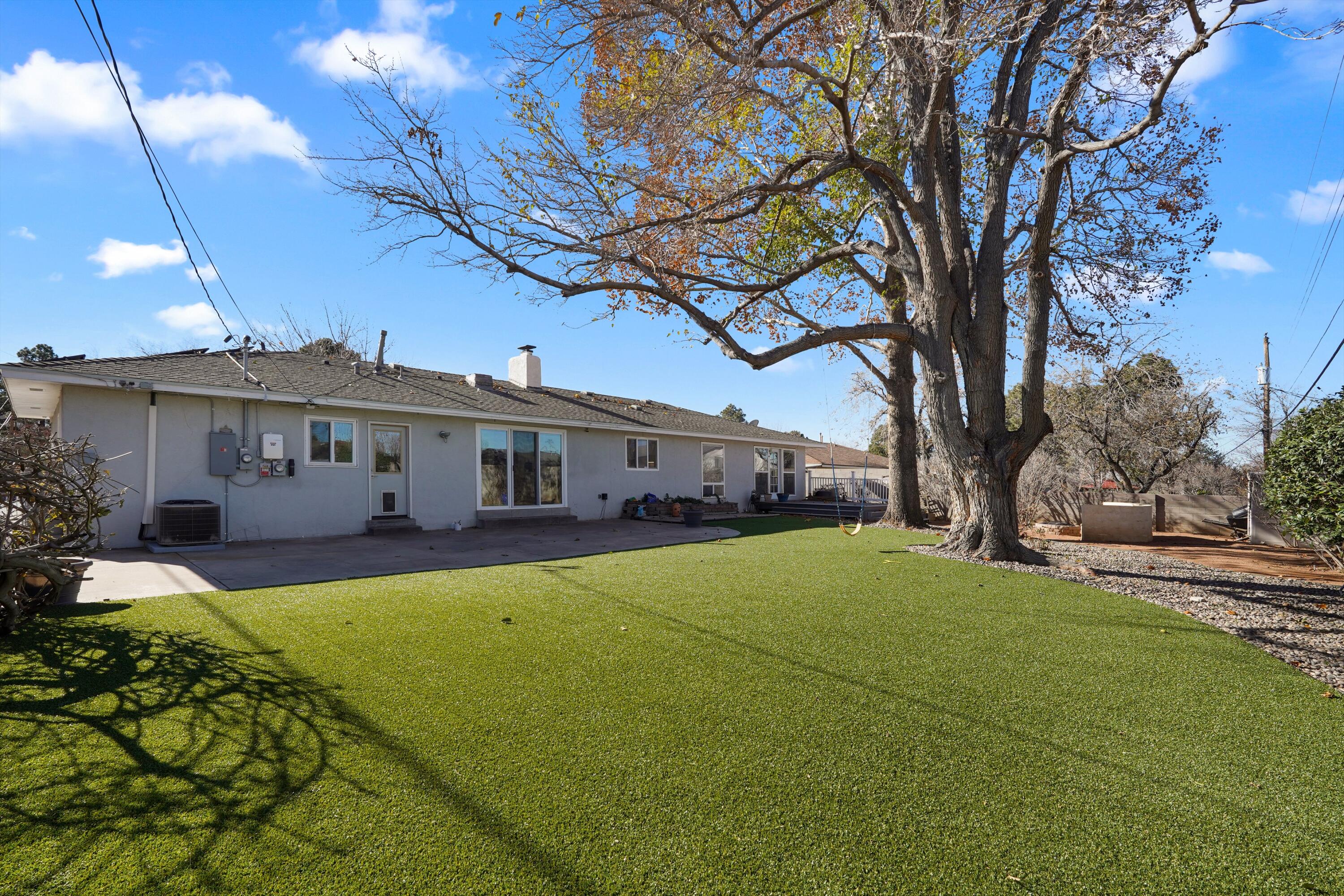 7513 Gladden Avenue NE