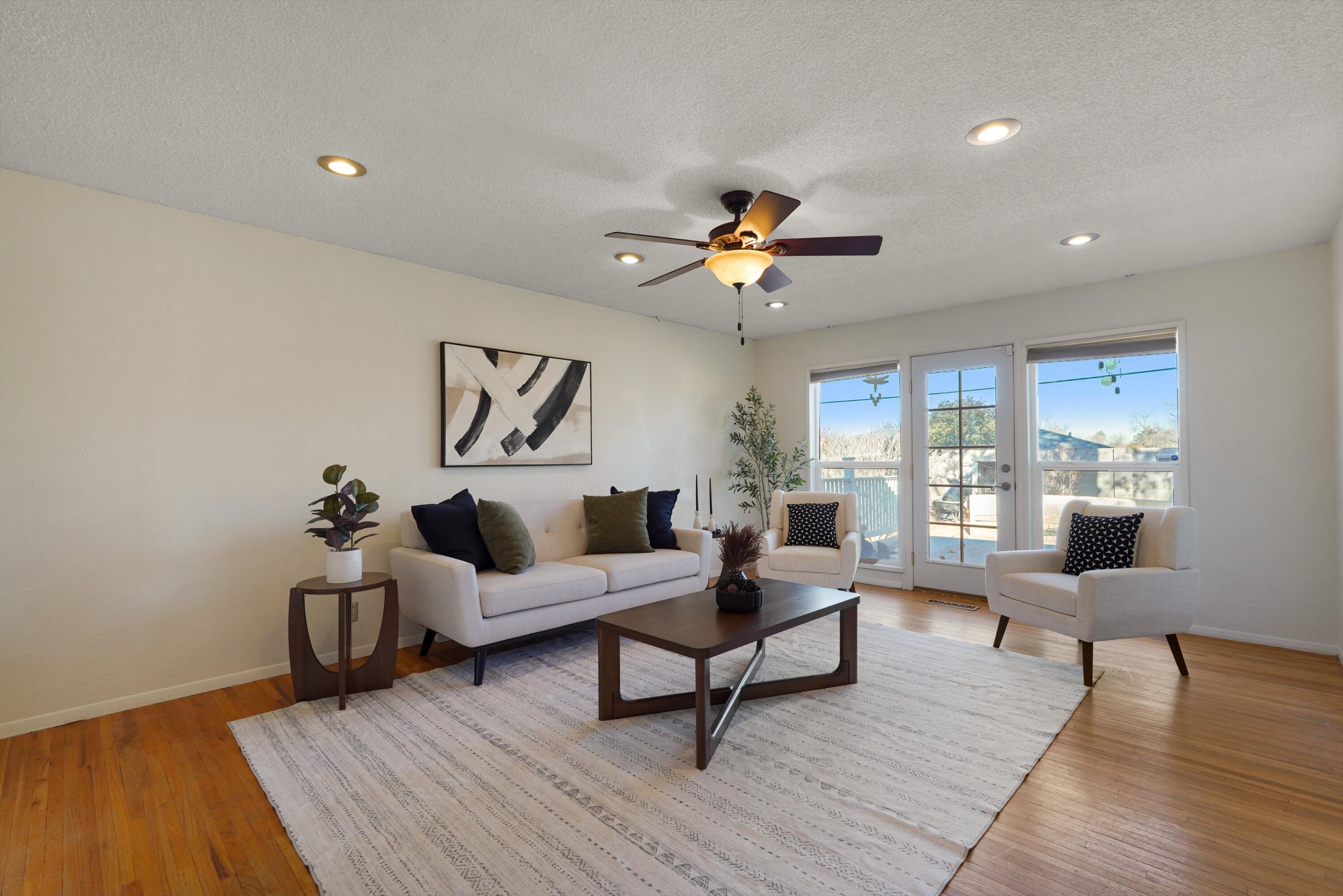 7513 Gladden Avenue NE