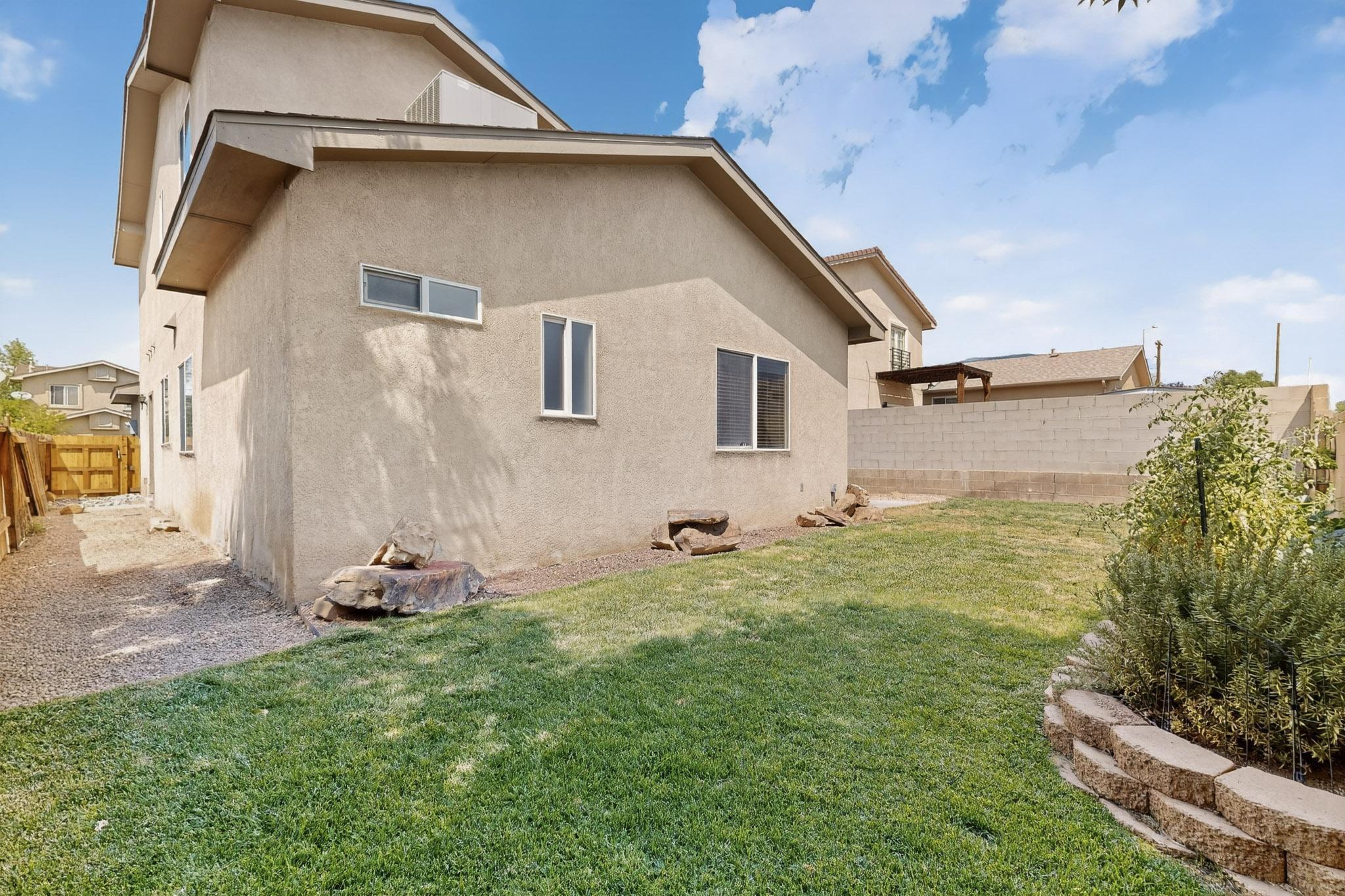 6916 Limestone Avenue NE