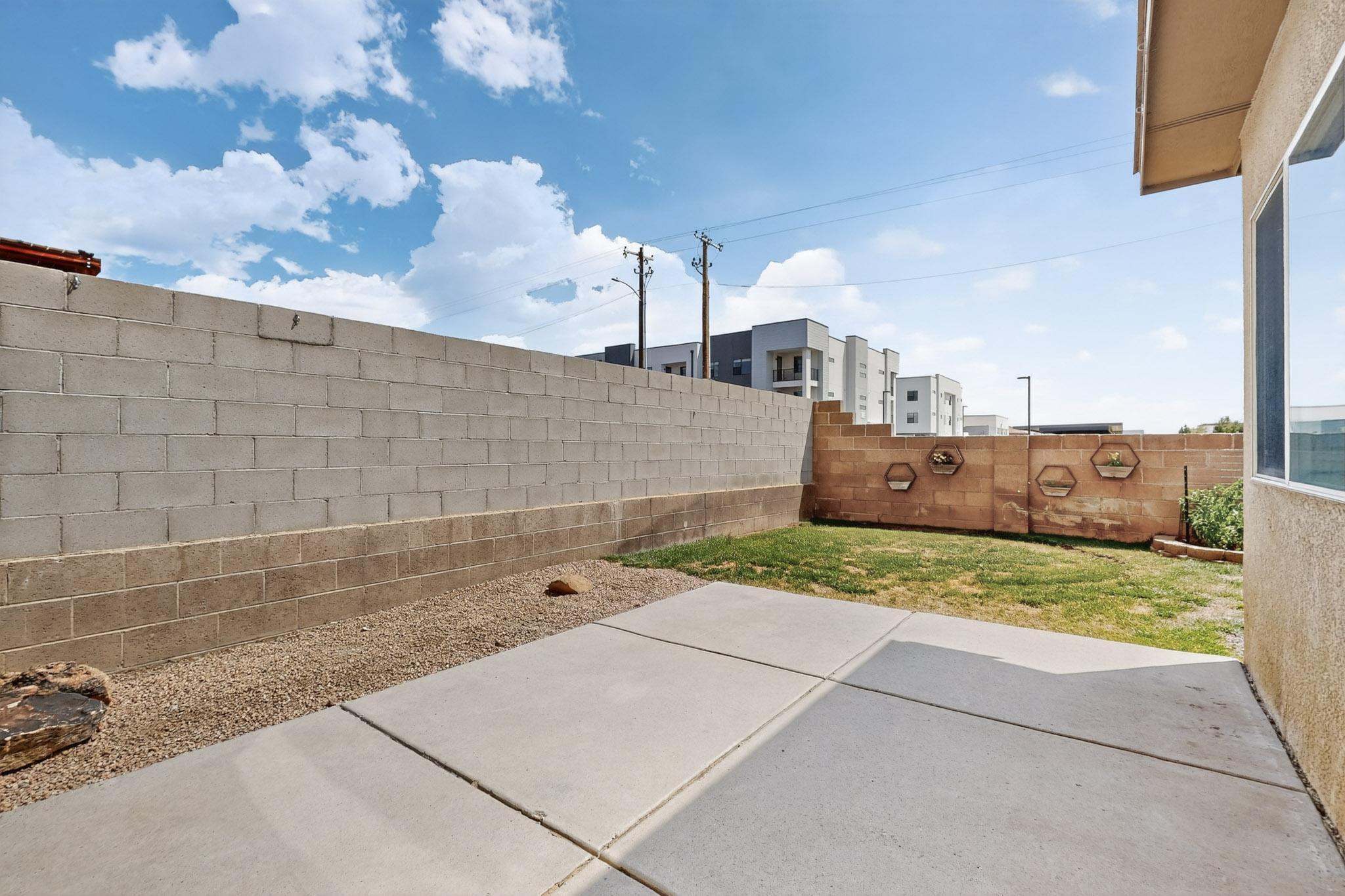 6916 Limestone Avenue NE