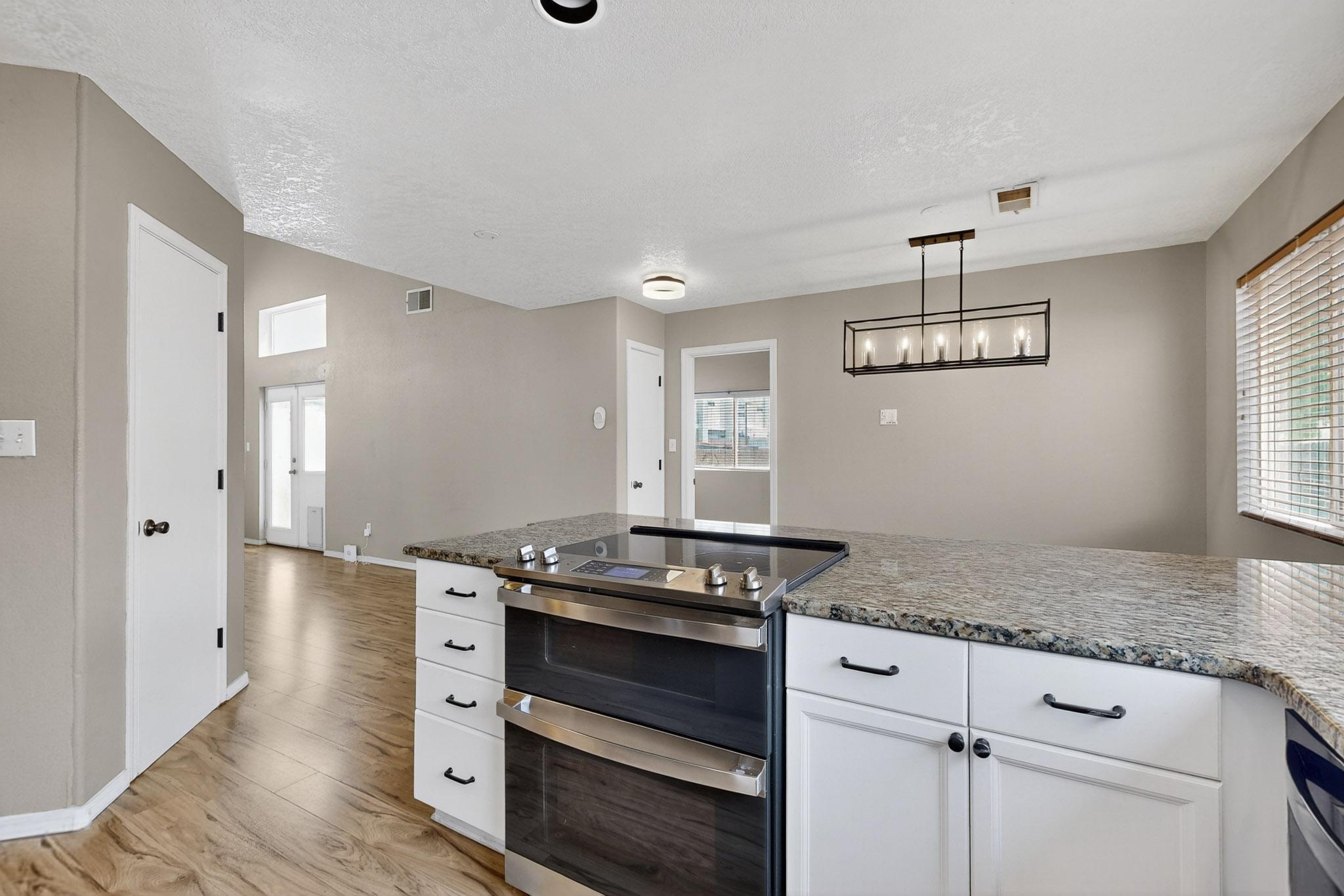 6916 Limestone Avenue NE